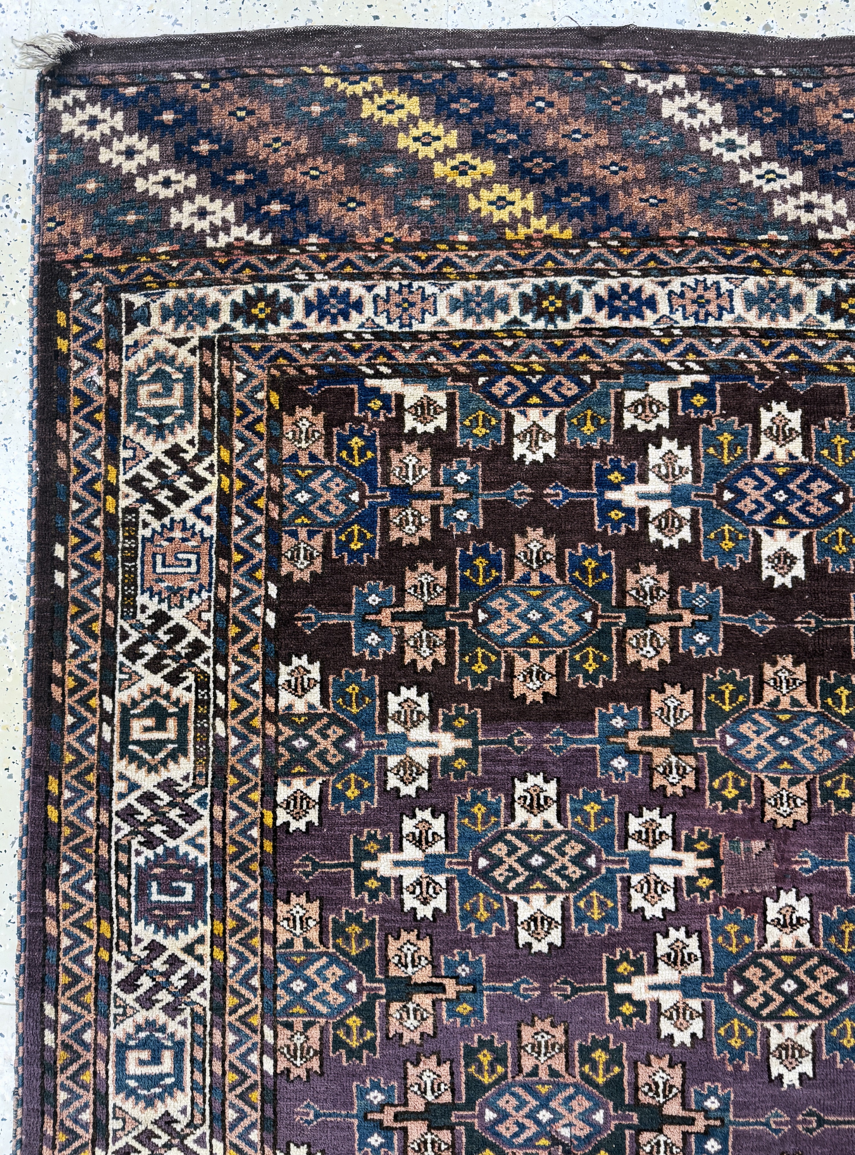Detail c: Yomud antik, Turkmenistan, um 1900, Wolle auf Wolle, ca. 248 x 170 cm, EHZ: 2(restauriert)
