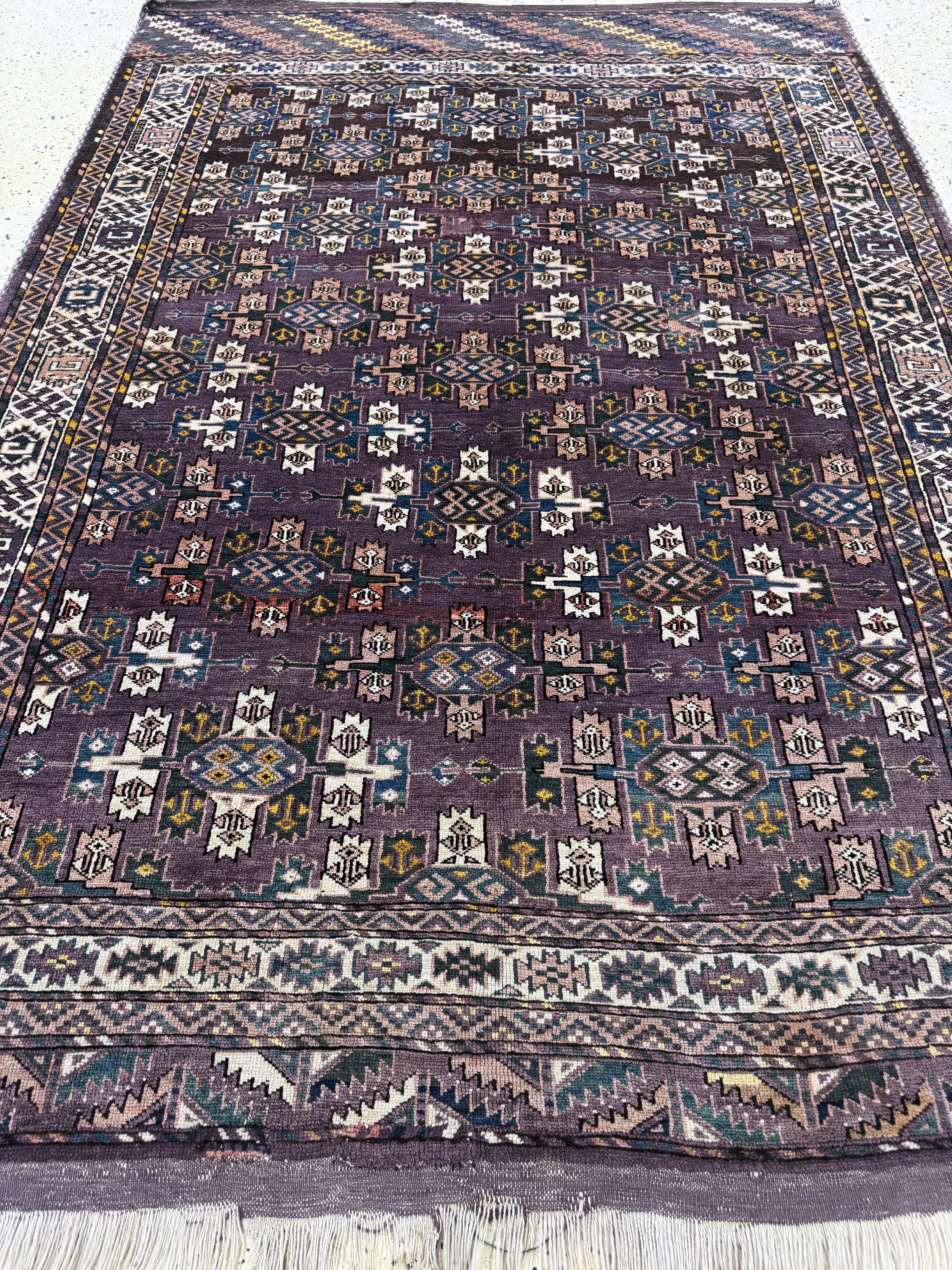 Detail e: Yomud antik, Turkmenistan, um 1900, Wolle auf Wolle, ca. 248 x 170 cm, EHZ: 2(restauriert)