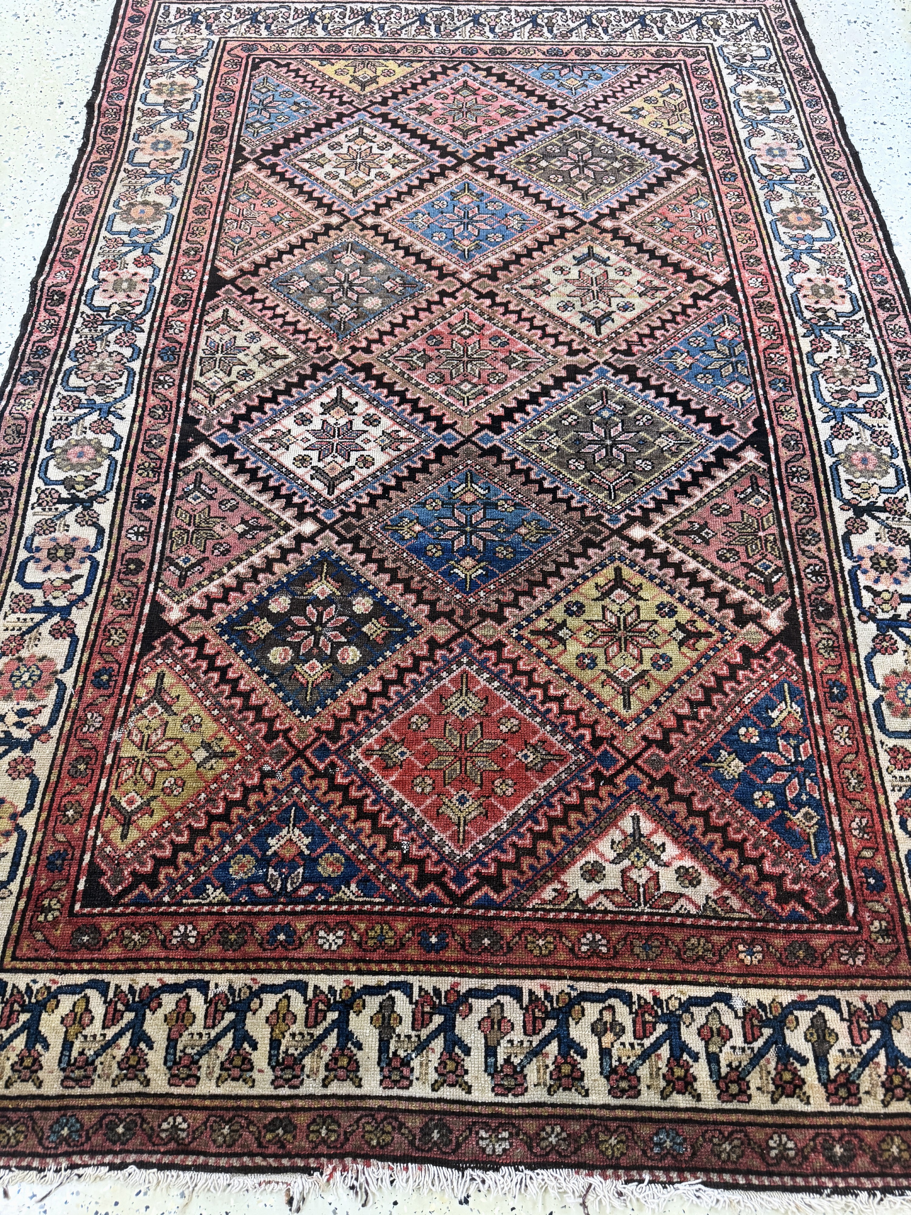 Detail d: Hamadan antik, Persien, um 1900, Wolle auf Baumwolle, ca. 193 x 130 cm, Mottenfraß, EHZ: 4