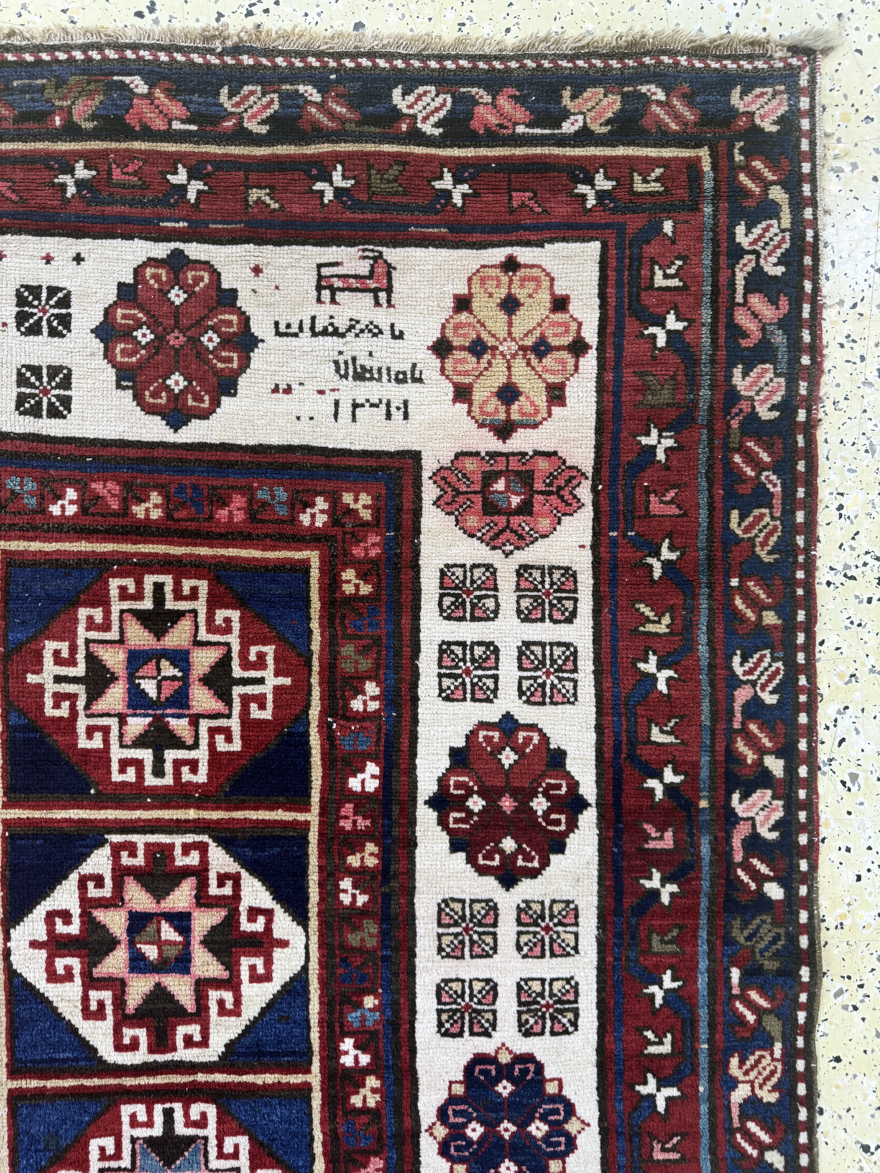 Detail e: Antiker"Talisch"Kazak, Kaukasus, datiert 1311(1889), Wolle auf Wolle, ca. 460 x 146 cm,EHZ: 2-3(restauriert)