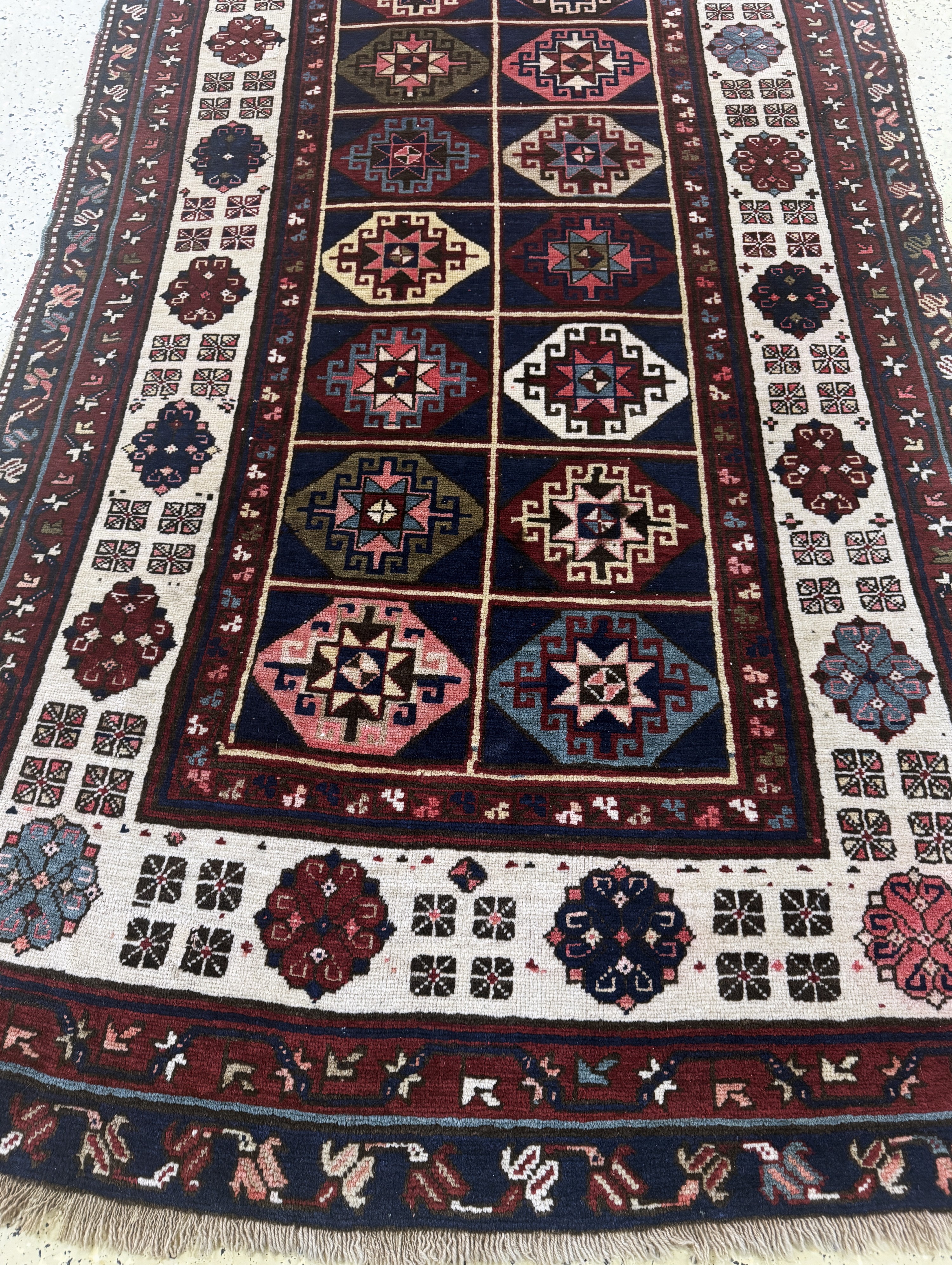Detail h: Antiker"Talisch"Kazak, Kaukasus, datiert 1311(1889), Wolle auf Wolle, ca. 460 x 146 cm,EHZ: 2-3(restauriert)