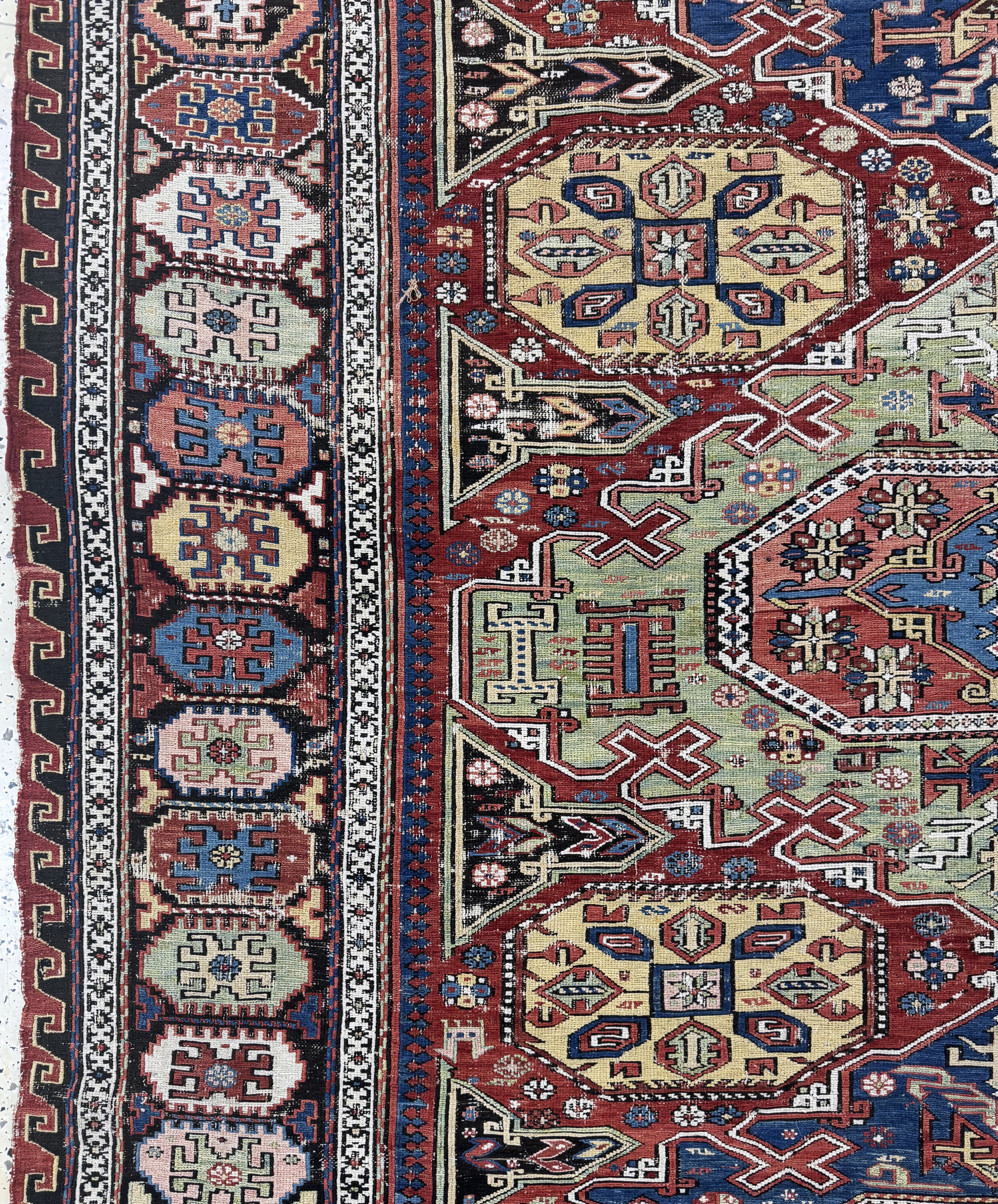 Detail c: Antiker"Medalion-Sumakh", Kaukasus, 19.Jhd,Wolle auf Wolle, ca. 330 x 190 cm, EHZ: 3