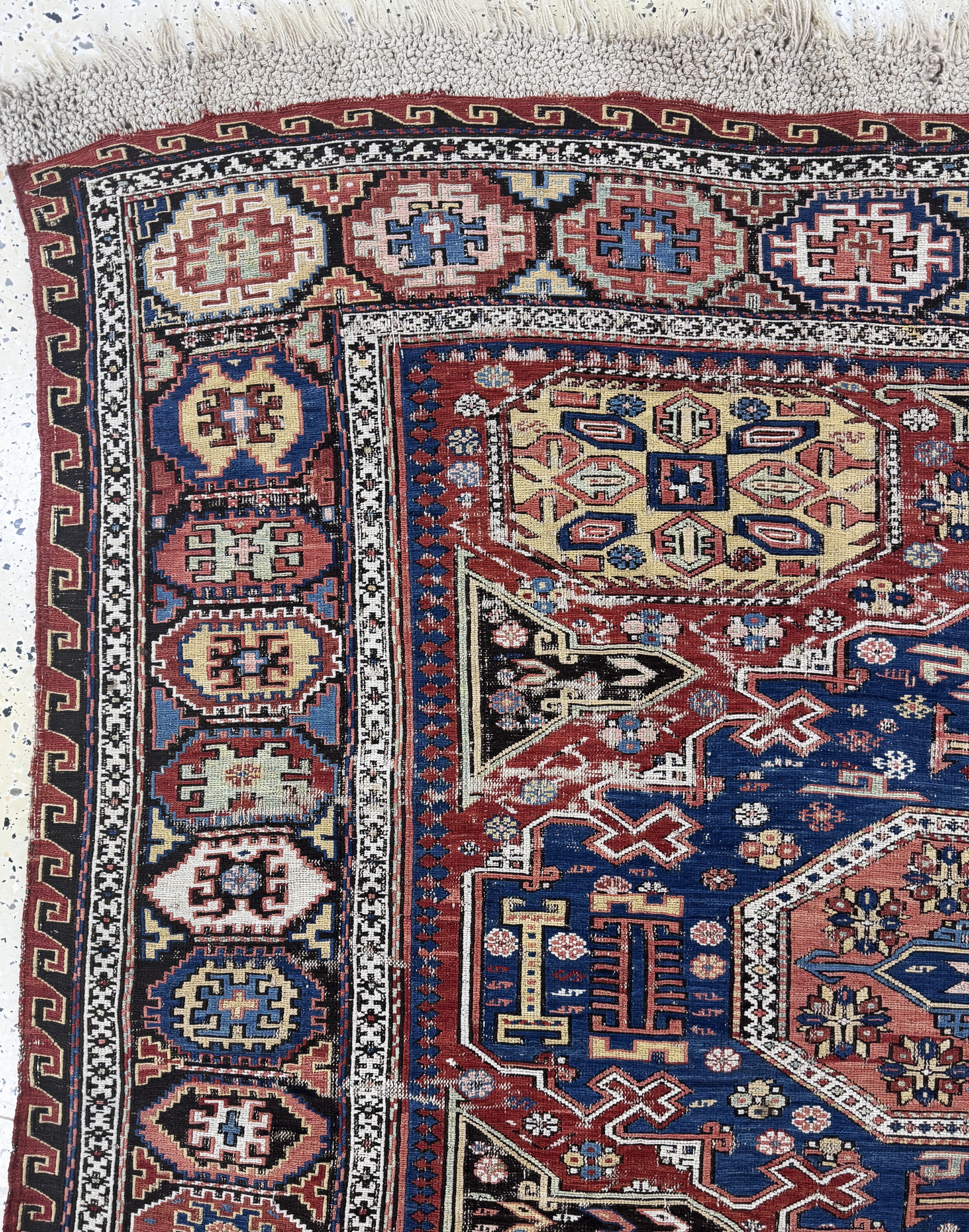 Detail e: Antiker"Medalion-Sumakh", Kaukasus, 19.Jhd,Wolle auf Wolle, ca. 330 x 190 cm, EHZ: 3