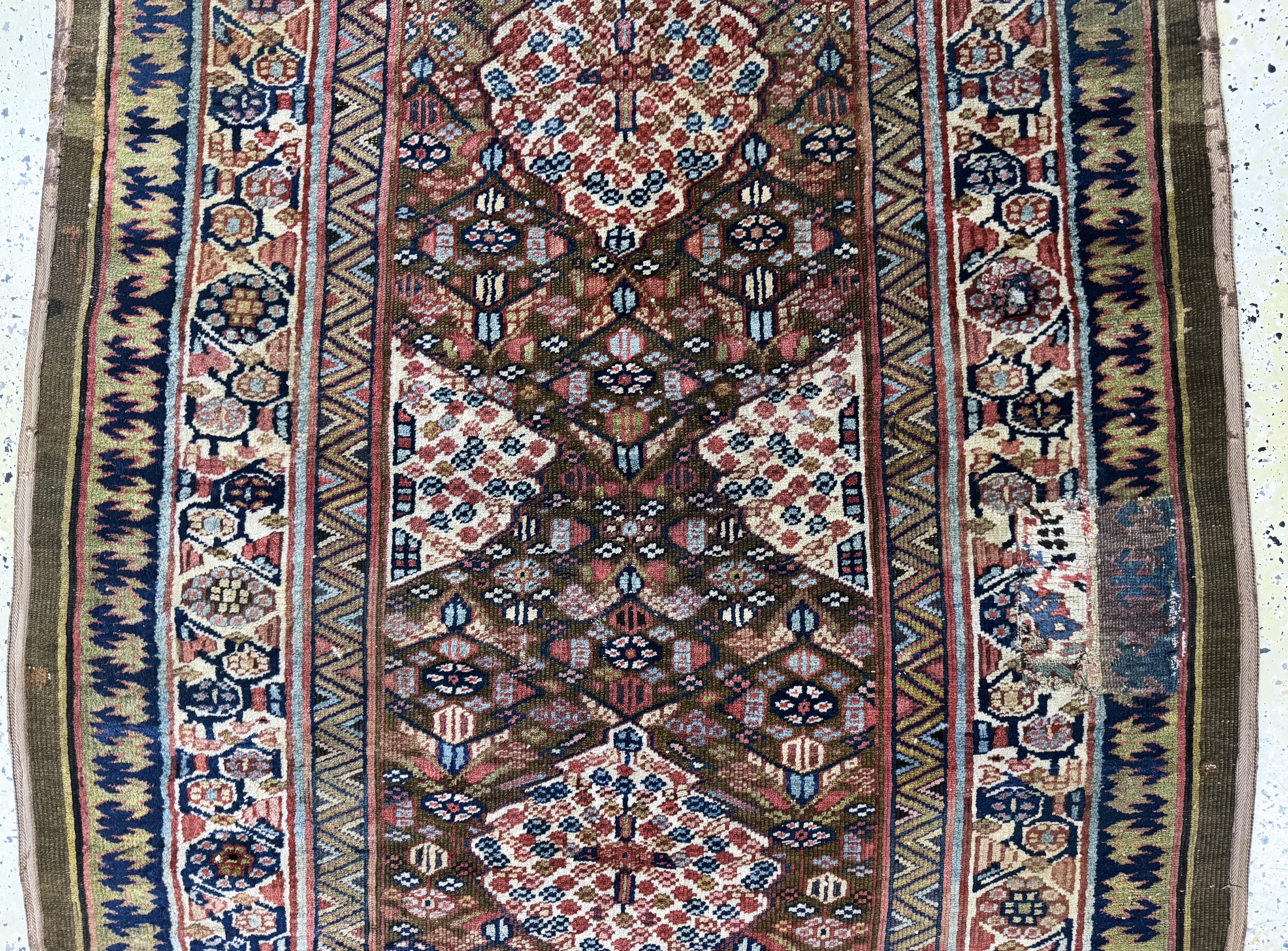 Detail b: Antiker Sarab, Persien, 19.Jhd, Wolle auf Baumwolle, ca. 334 x 123 cm, EHZ: 4