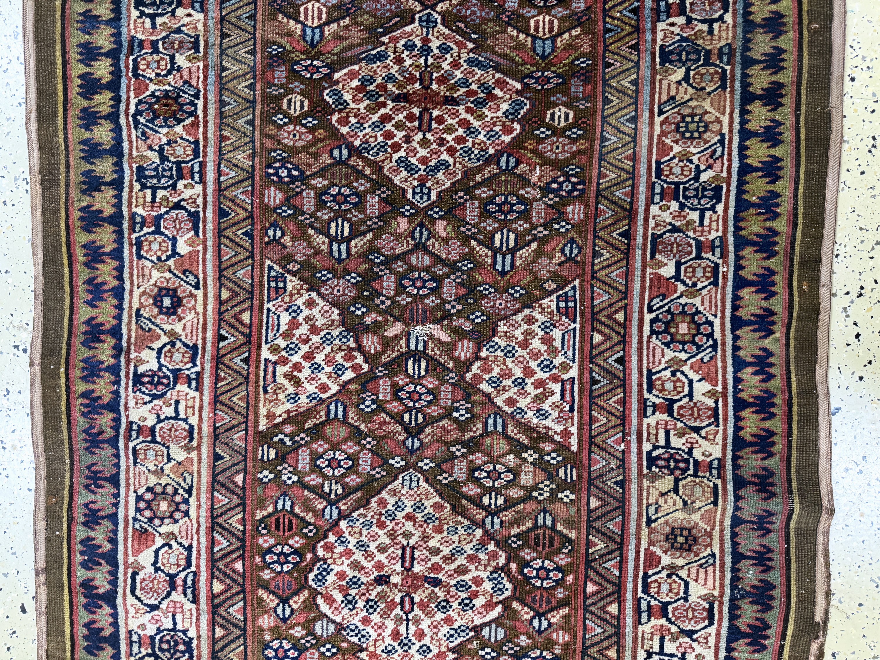 Detail c: Antiker Sarab, Persien, 19.Jhd, Wolle auf Baumwolle, ca. 334 x 123 cm, EHZ: 4
