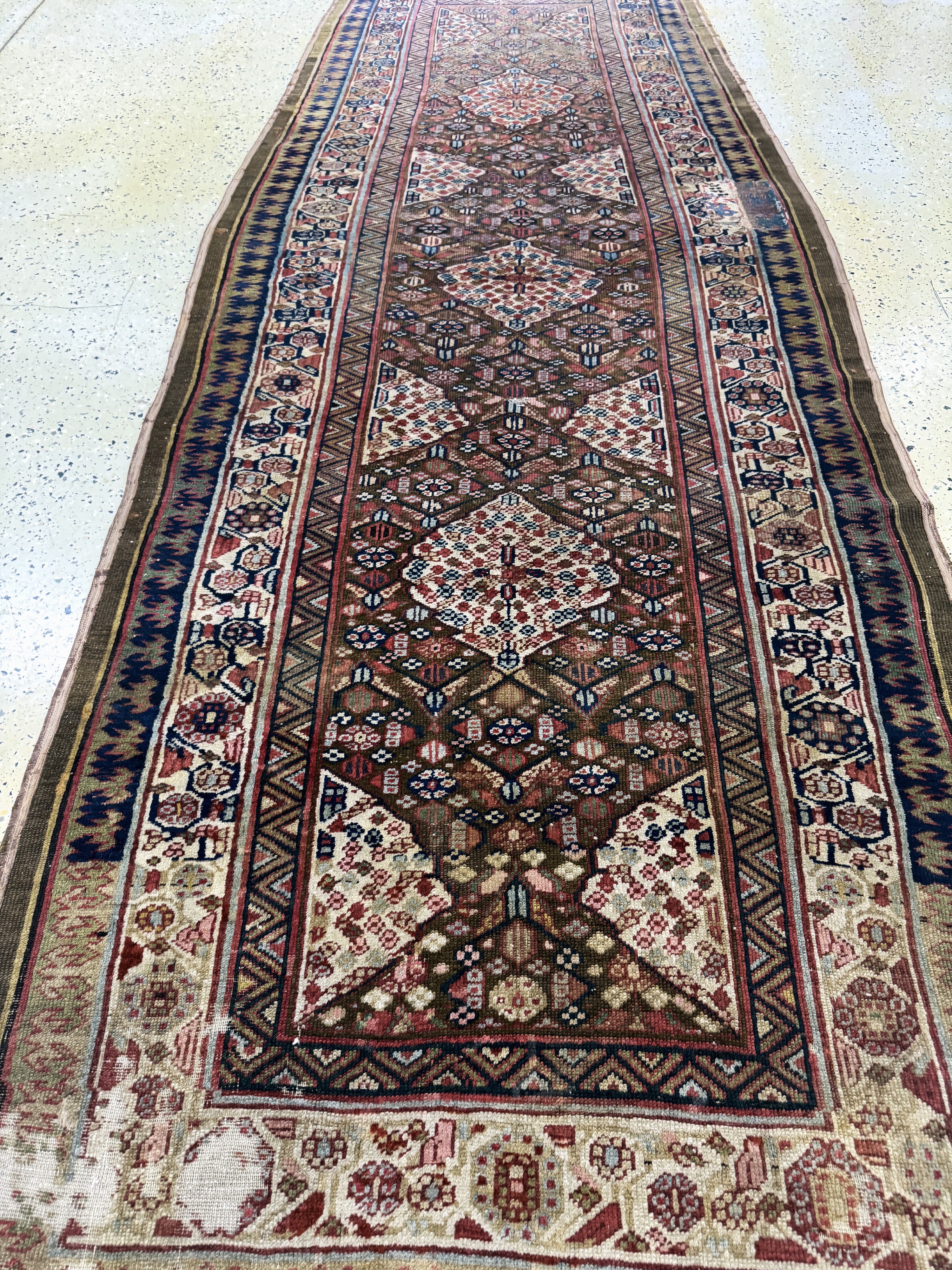 Detail f: Antiker Sarab, Persien, 19.Jhd, Wolle auf Baumwolle, ca. 334 x 123 cm, EHZ: 4