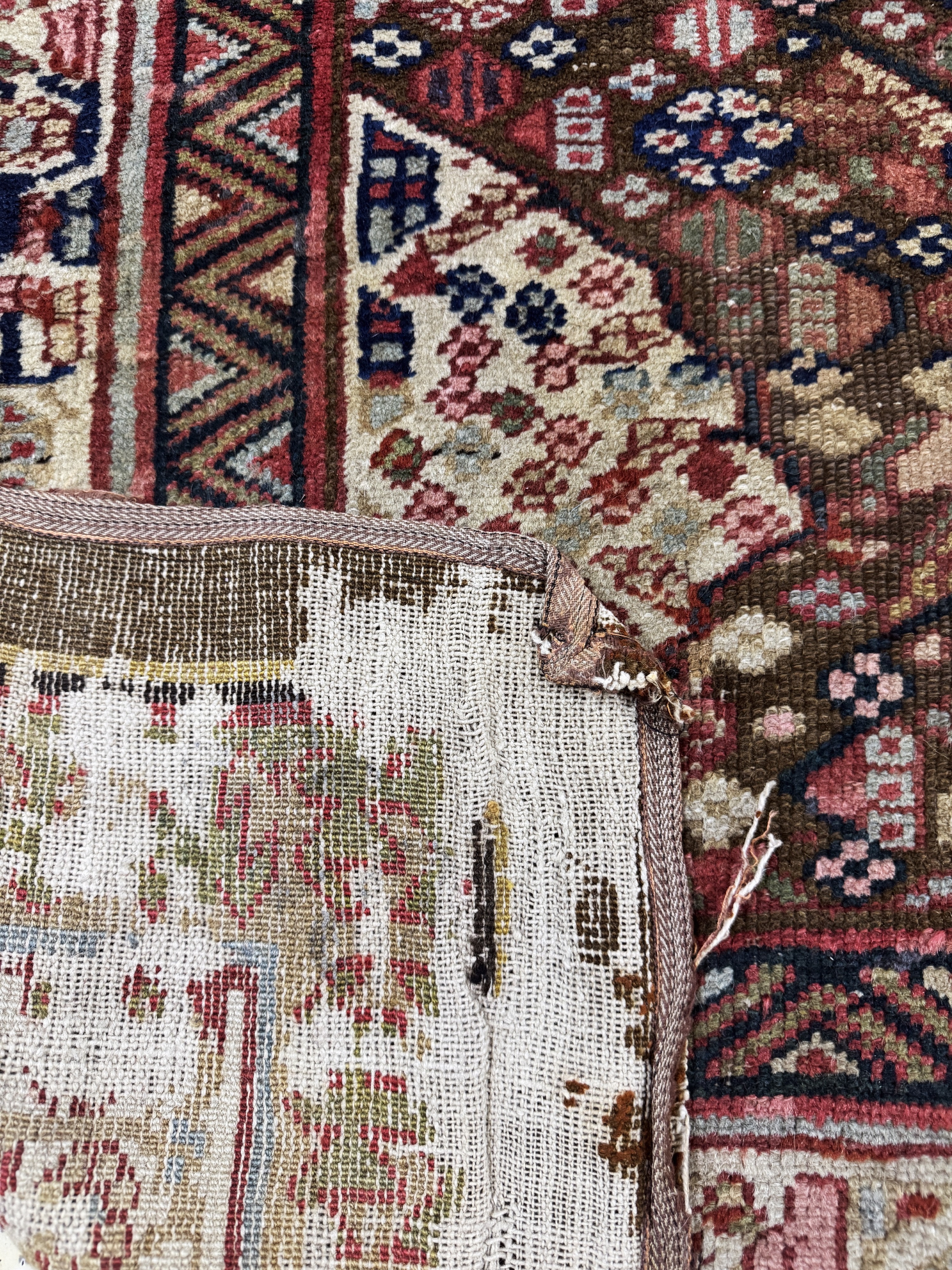 Detail g: Antiker Sarab, Persien, 19.Jhd, Wolle auf Baumwolle, ca. 334 x 123 cm, EHZ: 4