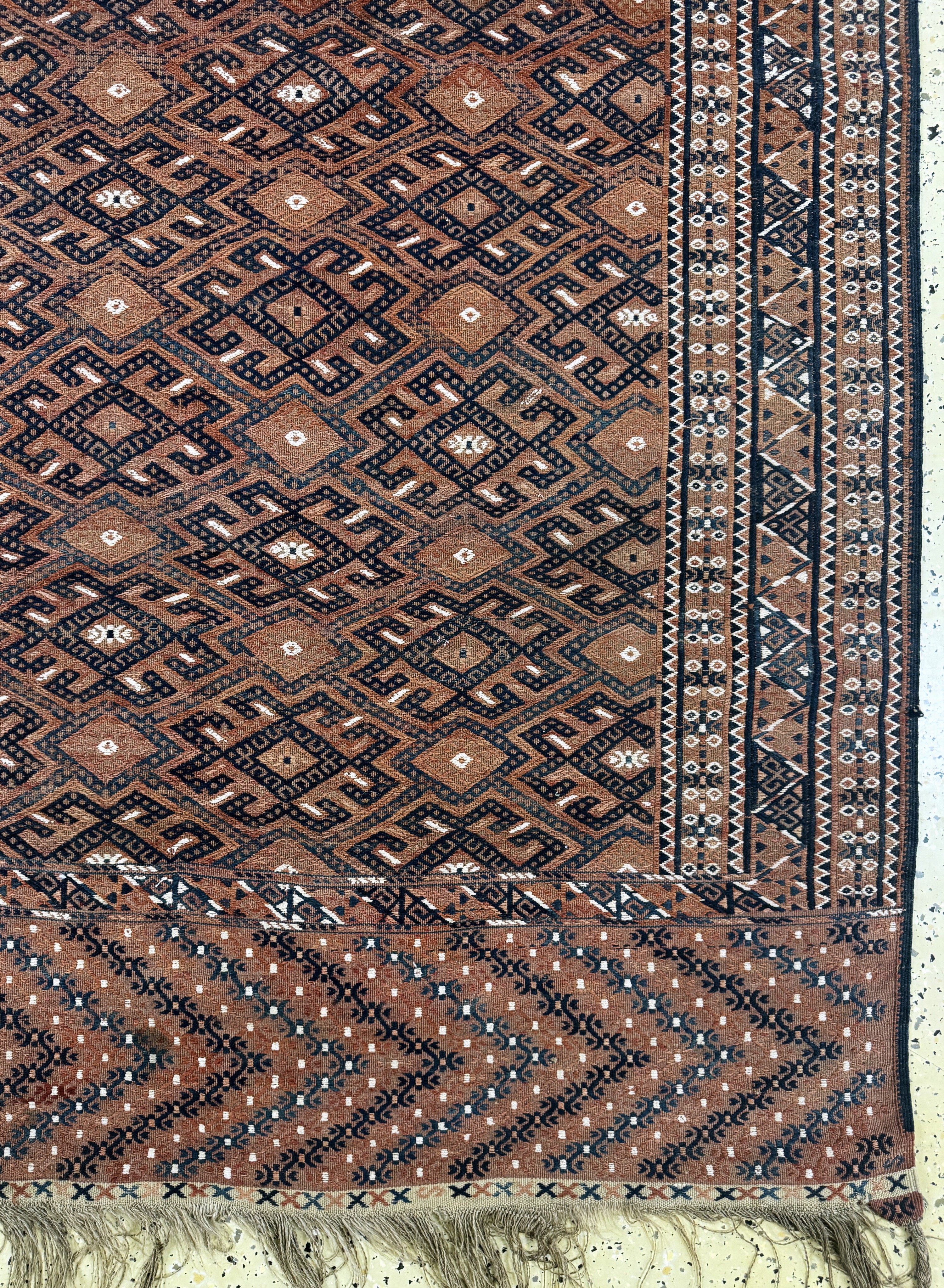 Detail a: Yomud Sumakh antik, Turkmenistan, 19.Jhd, Wolle auf Wolle, ca. 320 x 190 cm, EHZ: 2(kleine Löcher)