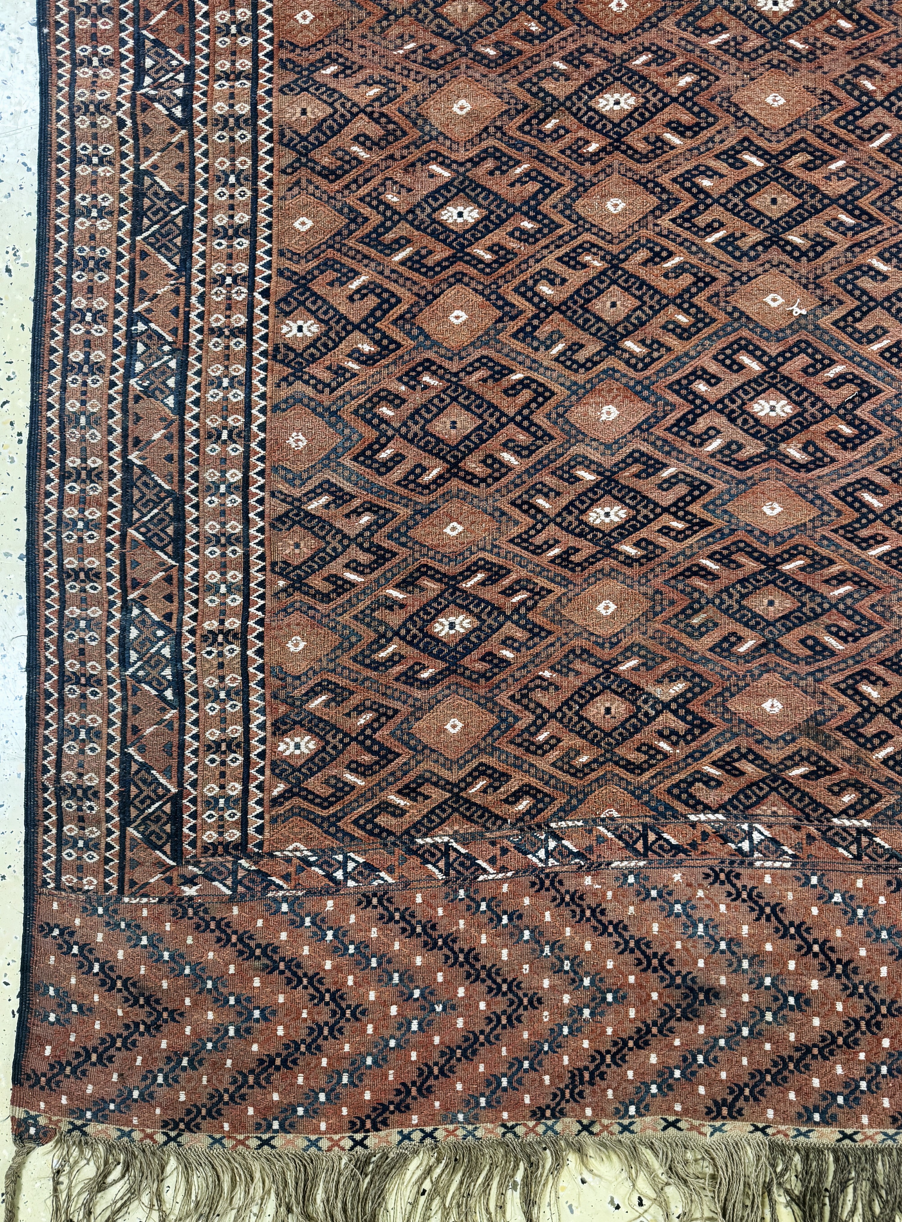 Detail b: Yomud Sumakh antik, Turkmenistan, 19.Jhd, Wolle auf Wolle, ca. 320 x 190 cm, EHZ: 2(kleine Löcher)