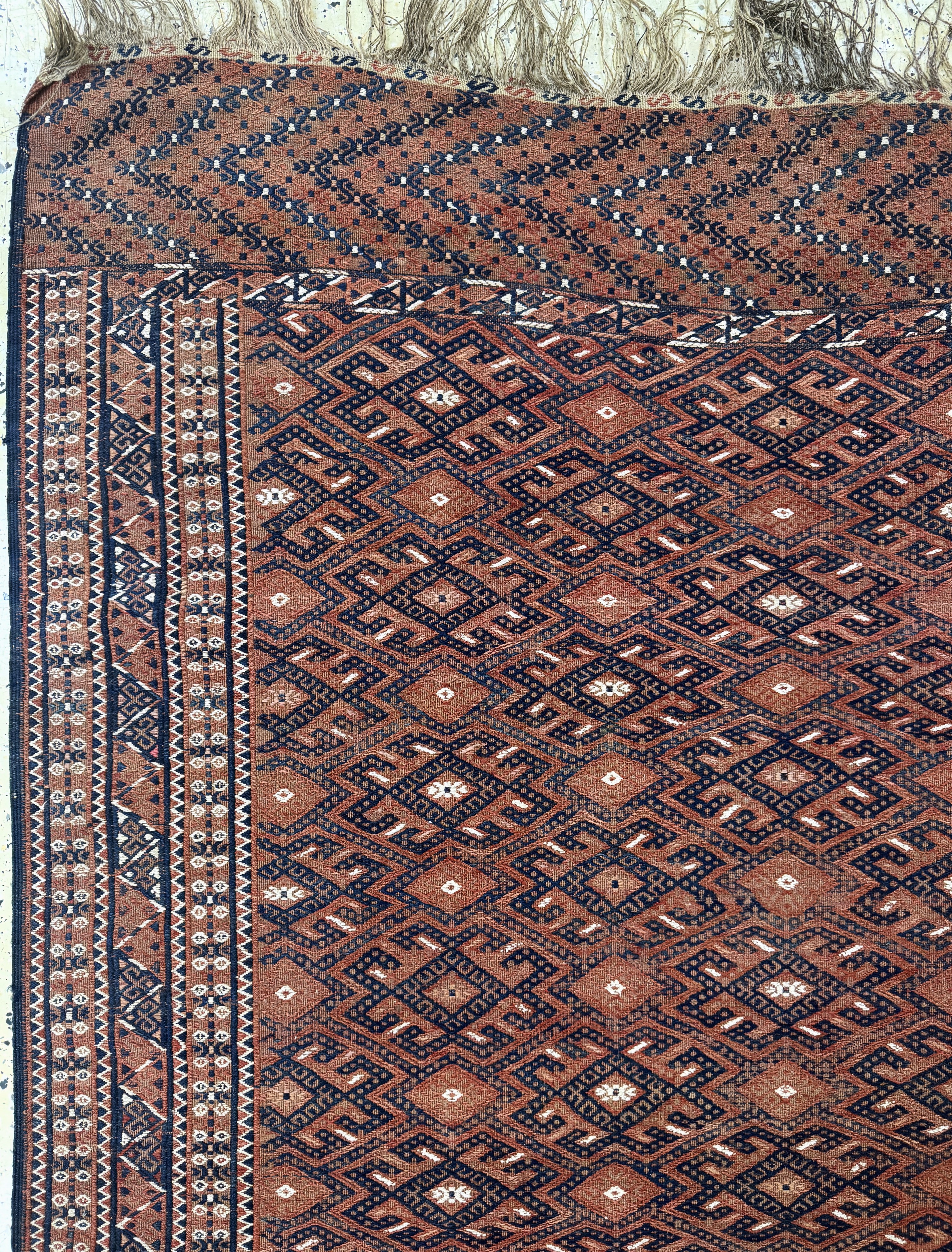 Detail e: Yomud Sumakh antik, Turkmenistan, 19.Jhd, Wolle auf Wolle, ca. 320 x 190 cm, EHZ: 2(kleine Löcher)
