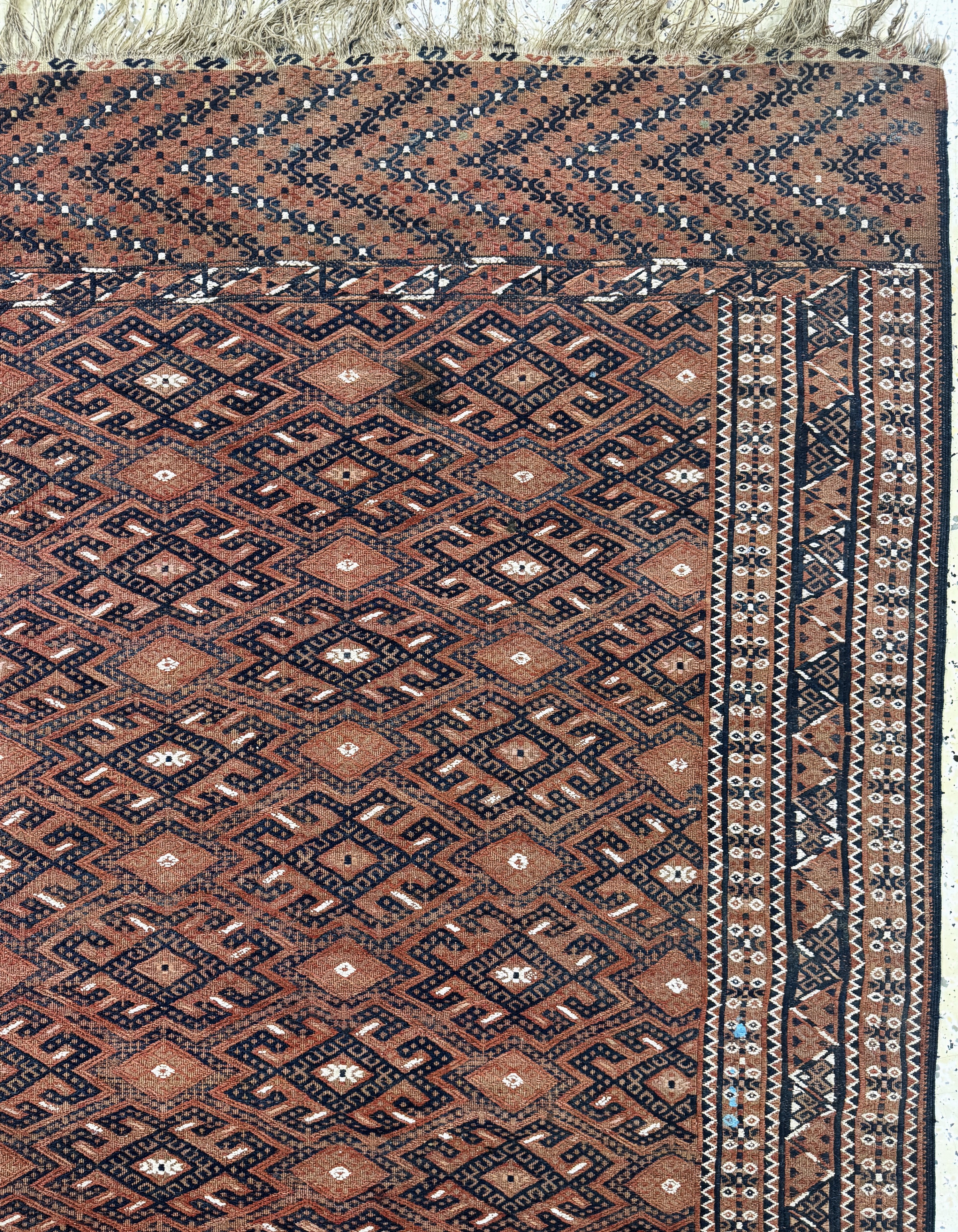 Detail f: Yomud Sumakh antik, Turkmenistan, 19.Jhd, Wolle auf Wolle, ca. 320 x 190 cm, EHZ: 2(kleine Löcher)