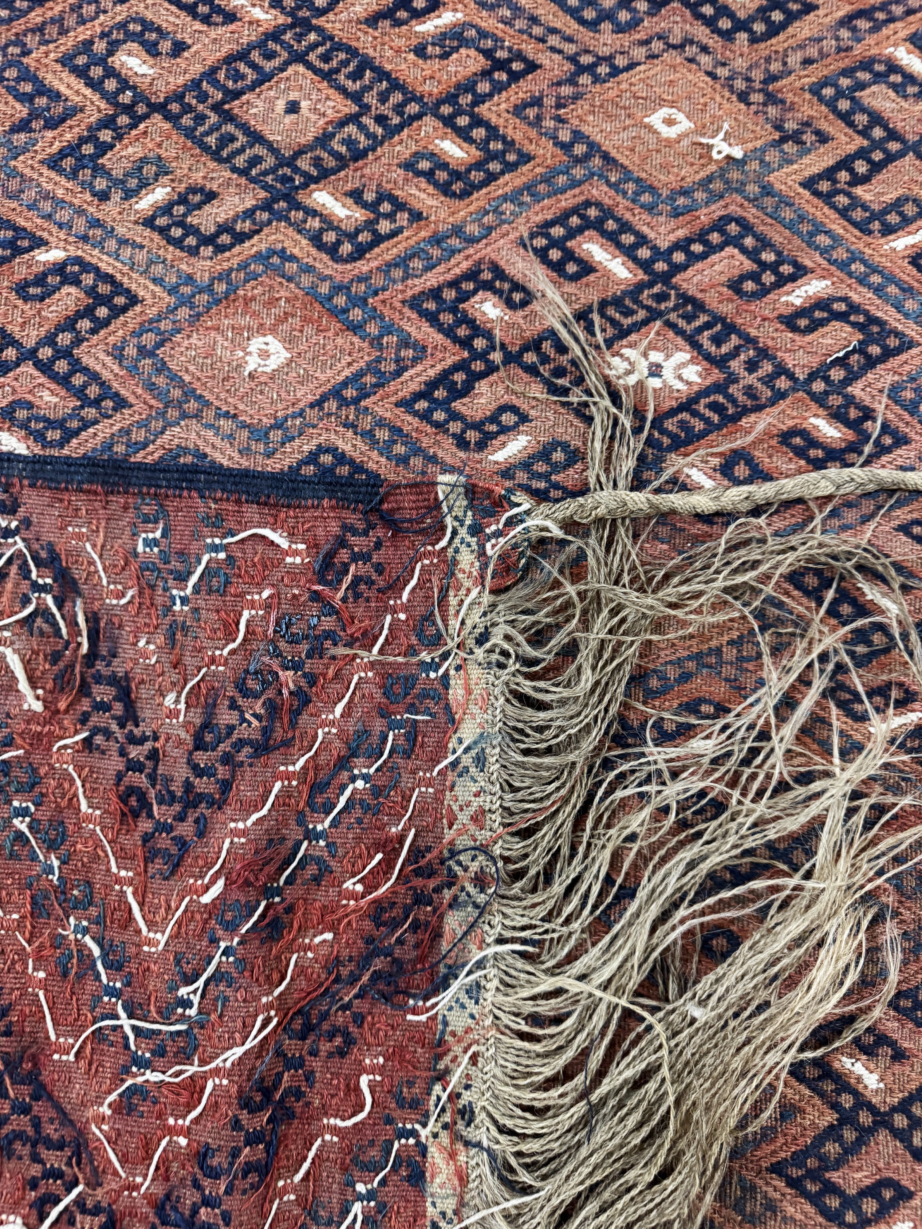 Detail h: Yomud Sumakh antik, Turkmenistan, 19.Jhd, Wolle auf Wolle, ca. 320 x 190 cm, EHZ: 2(kleine Löcher)