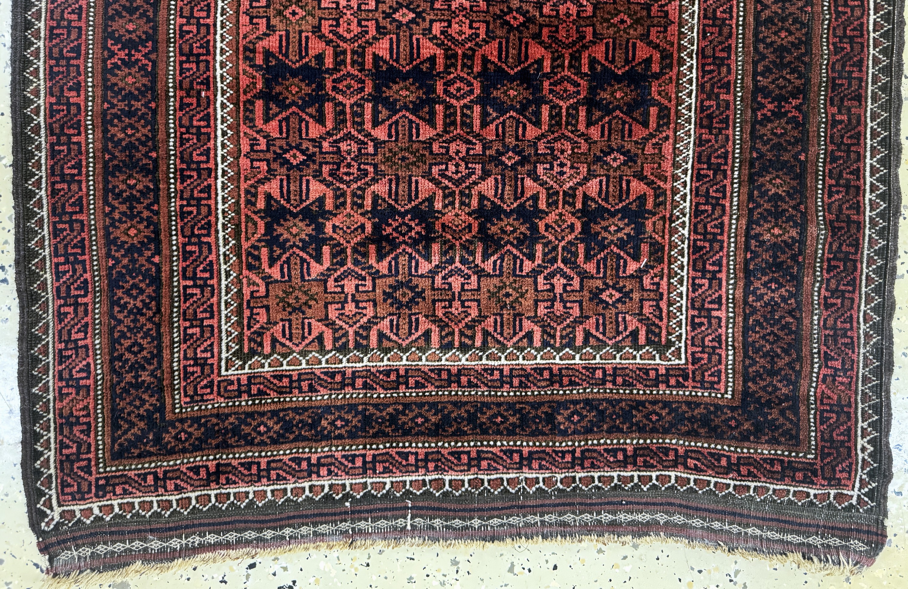 Detail c: Belutsch antik, Persien, um 1900, Wolle aufWolle, ca. 150 x 87 cm, EHZ: 2-3