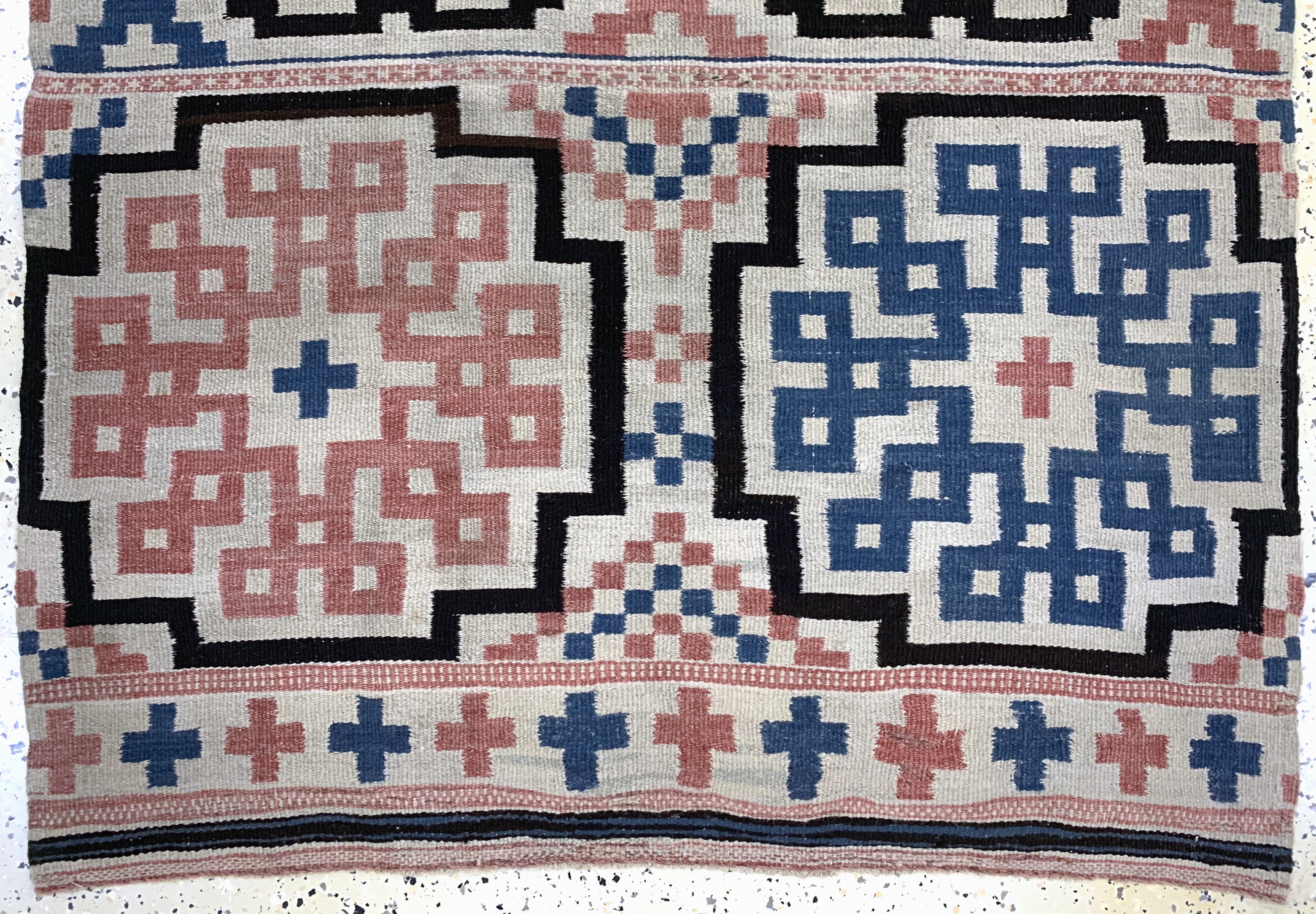 Detail b: Bessarabien Kelim antik, Osteuropa, um 1900, Wolle auf Wolle, ca. 146 x 120 cm, EHZ: 2