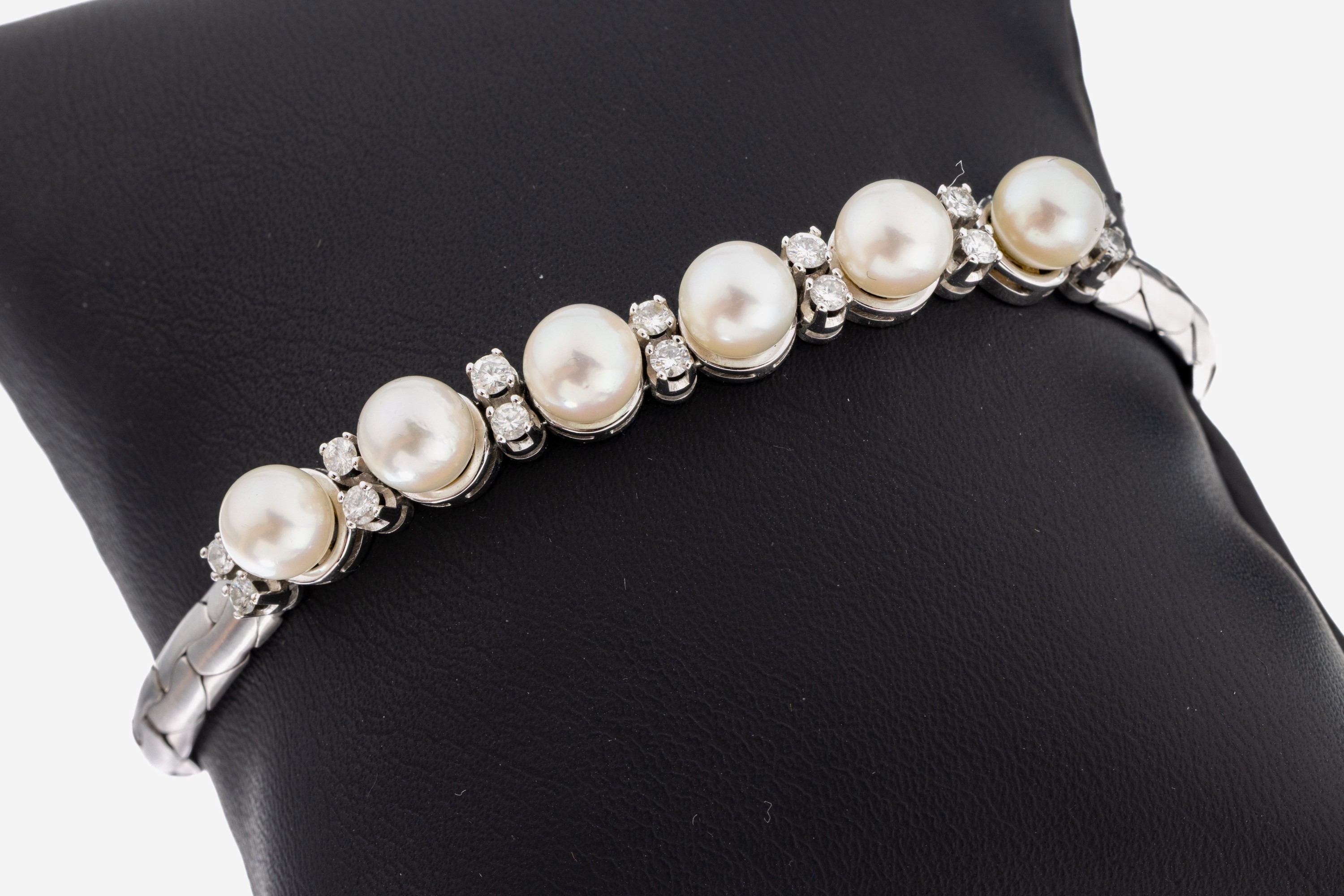 Image 27073059 - 18 kt Gold Perl-Brillant-Armband, WG 750/000, Mittelteil mit 6 Akoyazuchtperlen, D.ca. ...