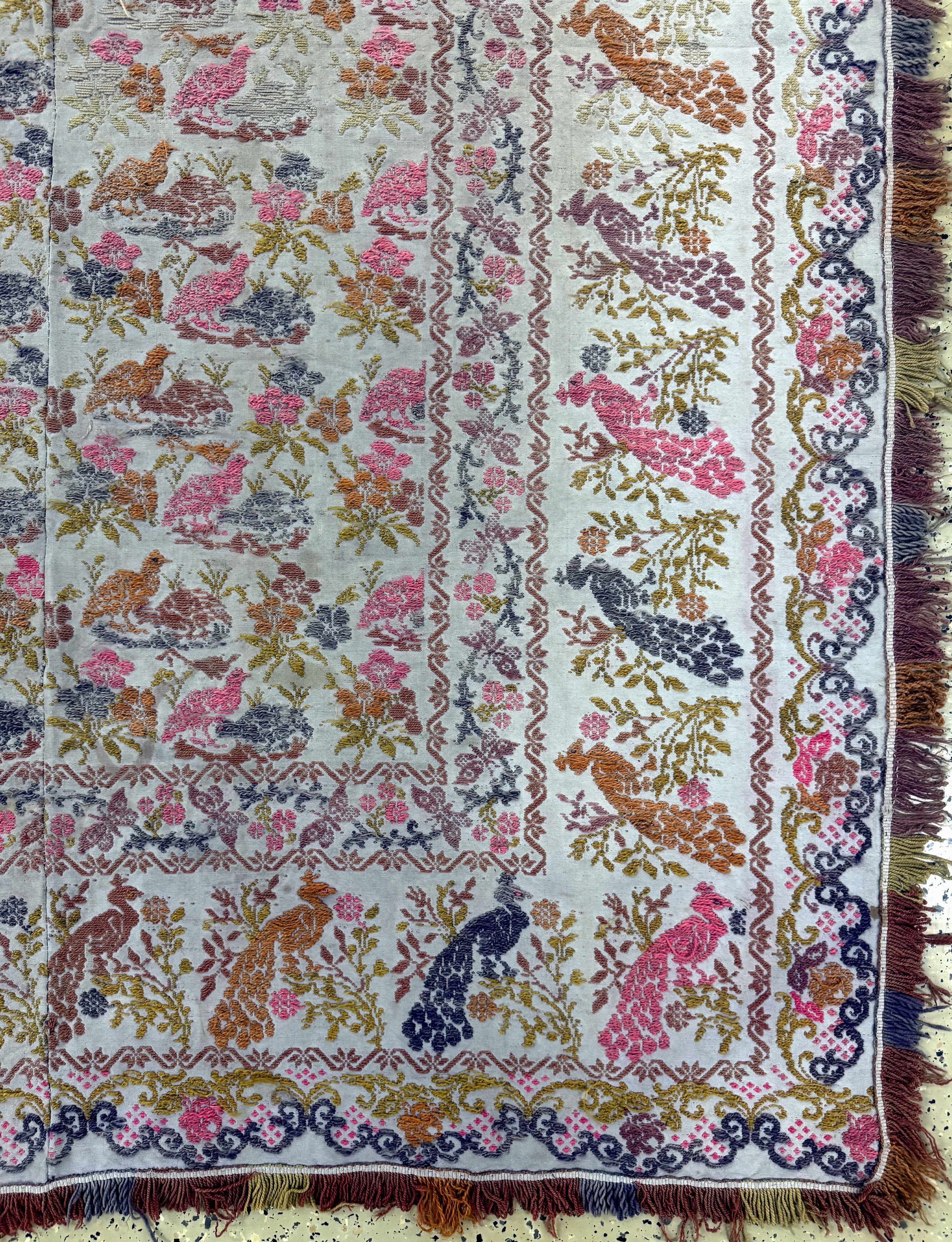 Detail a: Stickerei alt(2 Bahnig), Skandinavien, Mitte 20.Jhd, Wool-Stickerei auf Baumwolle, ca. 214 x 160 cm, EHZ: 2