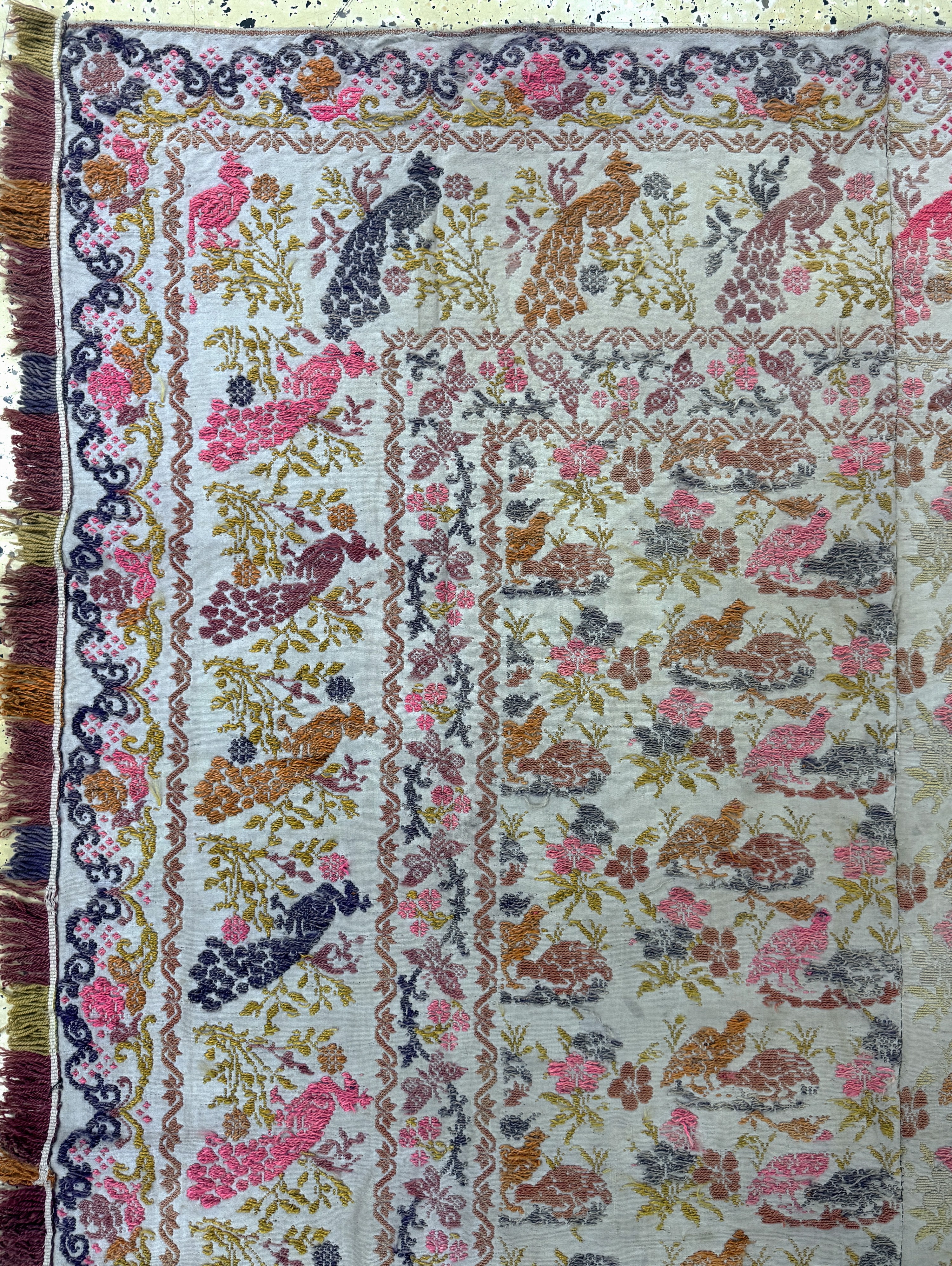 Detail c: Stickerei alt(2 Bahnig), Skandinavien, Mitte 20.Jhd, Wool-Stickerei auf Baumwolle, ca. 214 x 160 cm, EHZ: 2