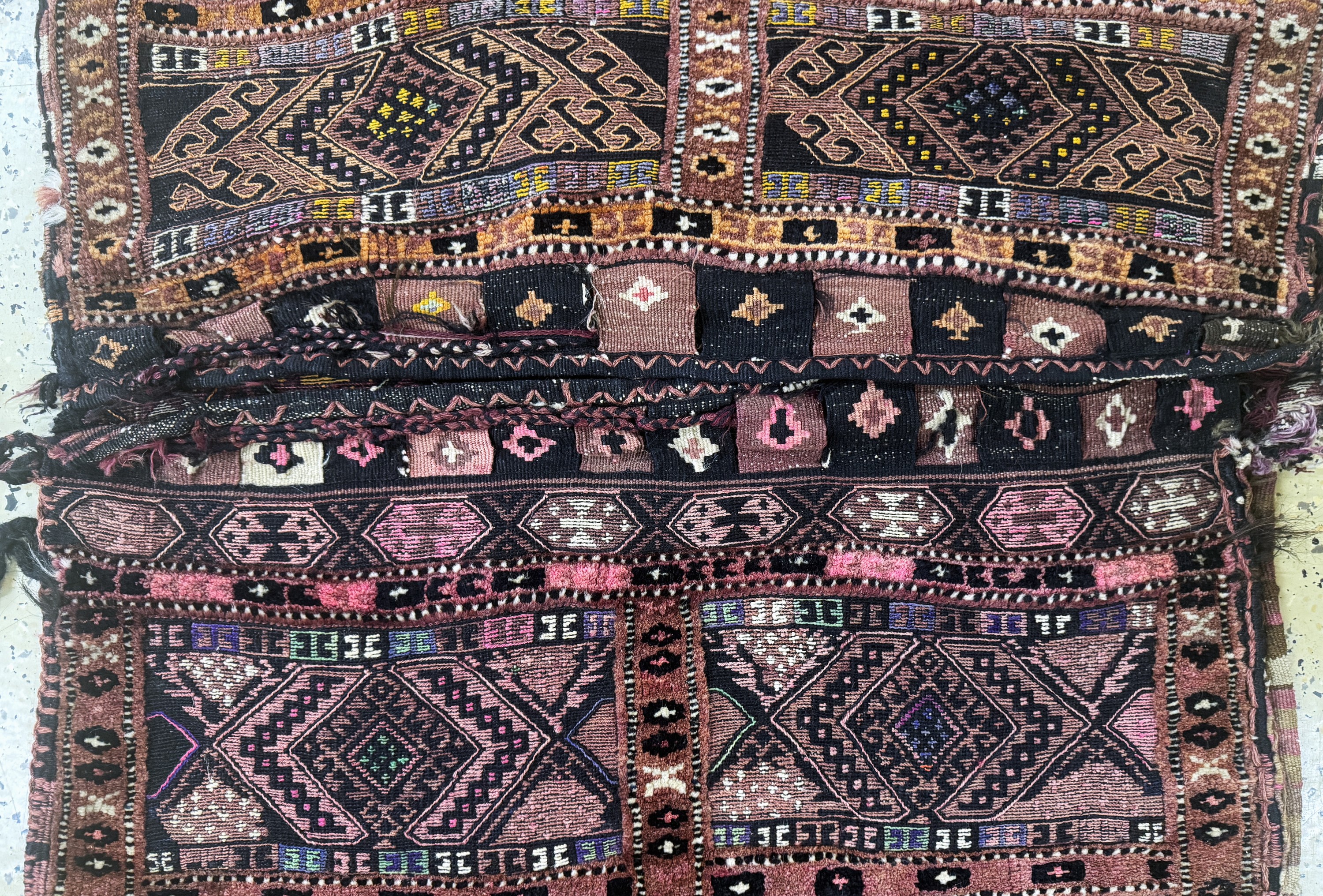 Detail c: Sumakh Doppeltasche, Türkei, Anfang 20.Jhd, Wolle auf Wolle, ca. 200 x 92 cm, EHZ:2