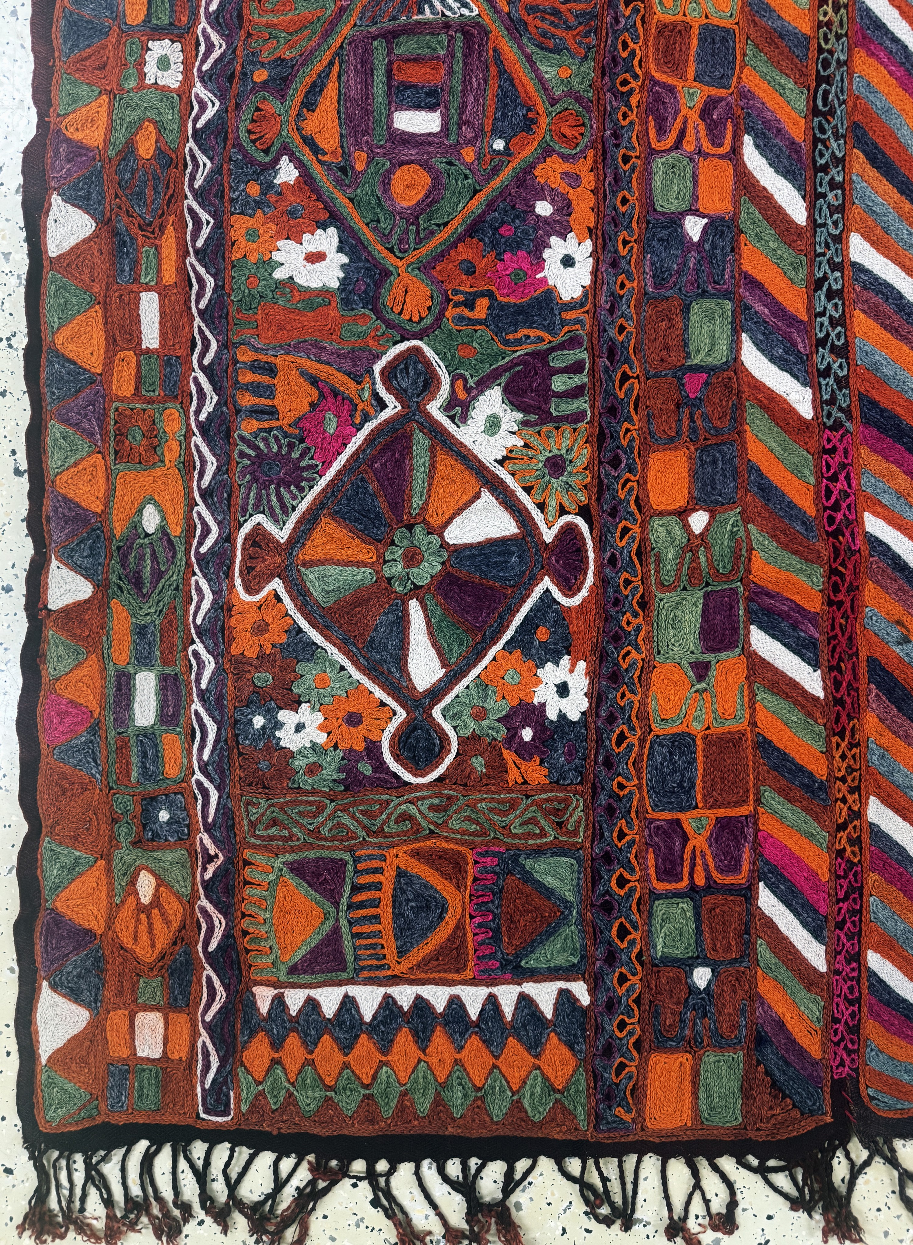Detail b: Hochzeits-Kelim, Uzbekistan, Anfang 20.Jhd,Wolle auf Wolle, ca. 255 x 160 cm, EHZ: 2