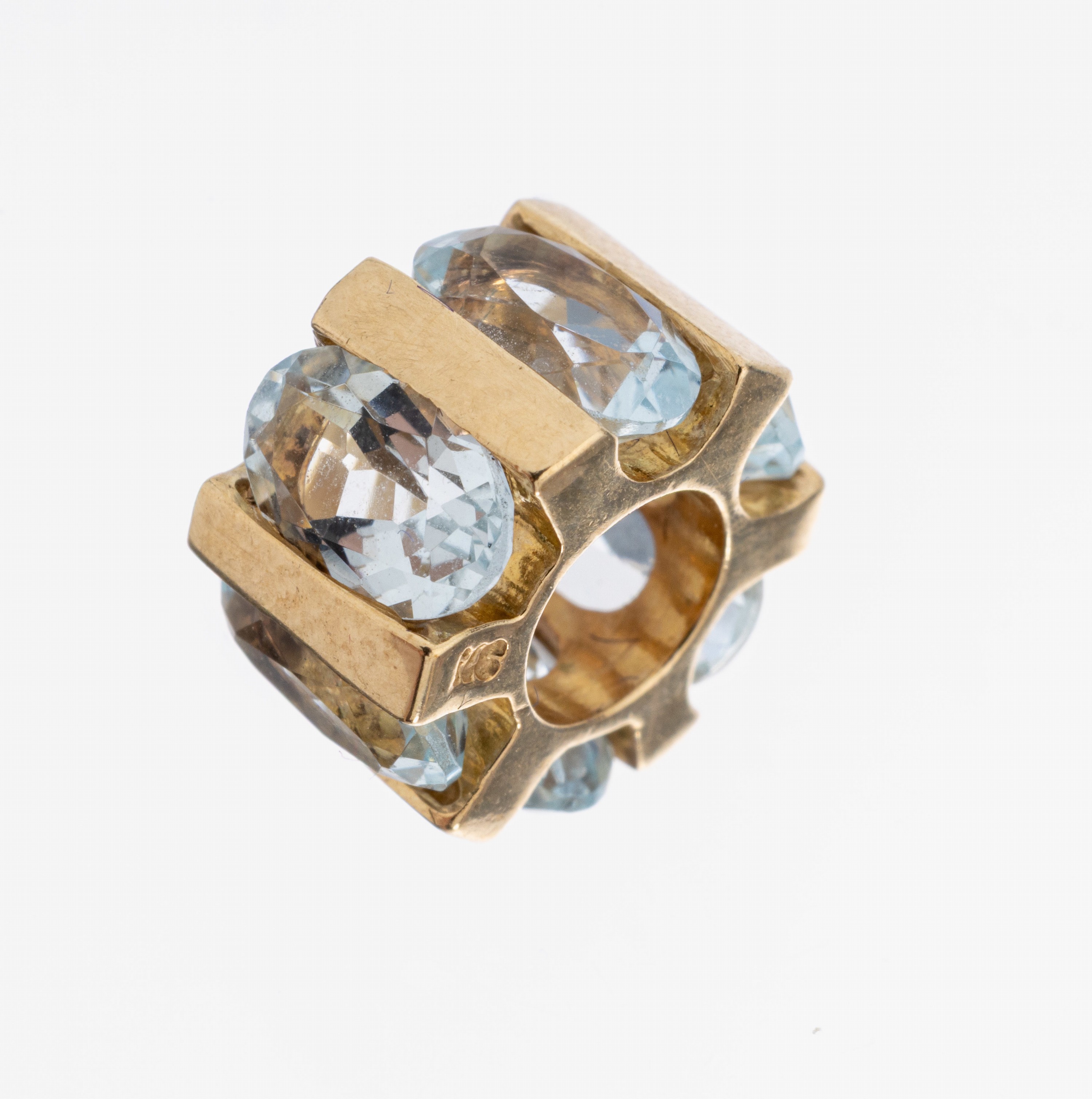 9 kt Gold Topas-Anhänger, GG 375/000, schlicht, rund, umlaufend ovalfacett. Blautopase (beh.), D. ca. 1 cm, ca. 1.8 g