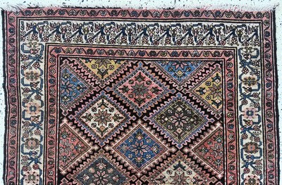 27073031a - Hamadan antik, Persien, um 1900, Wolle auf Baumwolle, ca. 193 x 130 cm, Mottenfraß, ...
