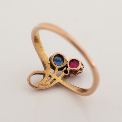 27073034d - 14 kt Gold Jugendstil Rubin-Saphir-Diamant -Ring, um 1900, GG 585/000, feine florale ...