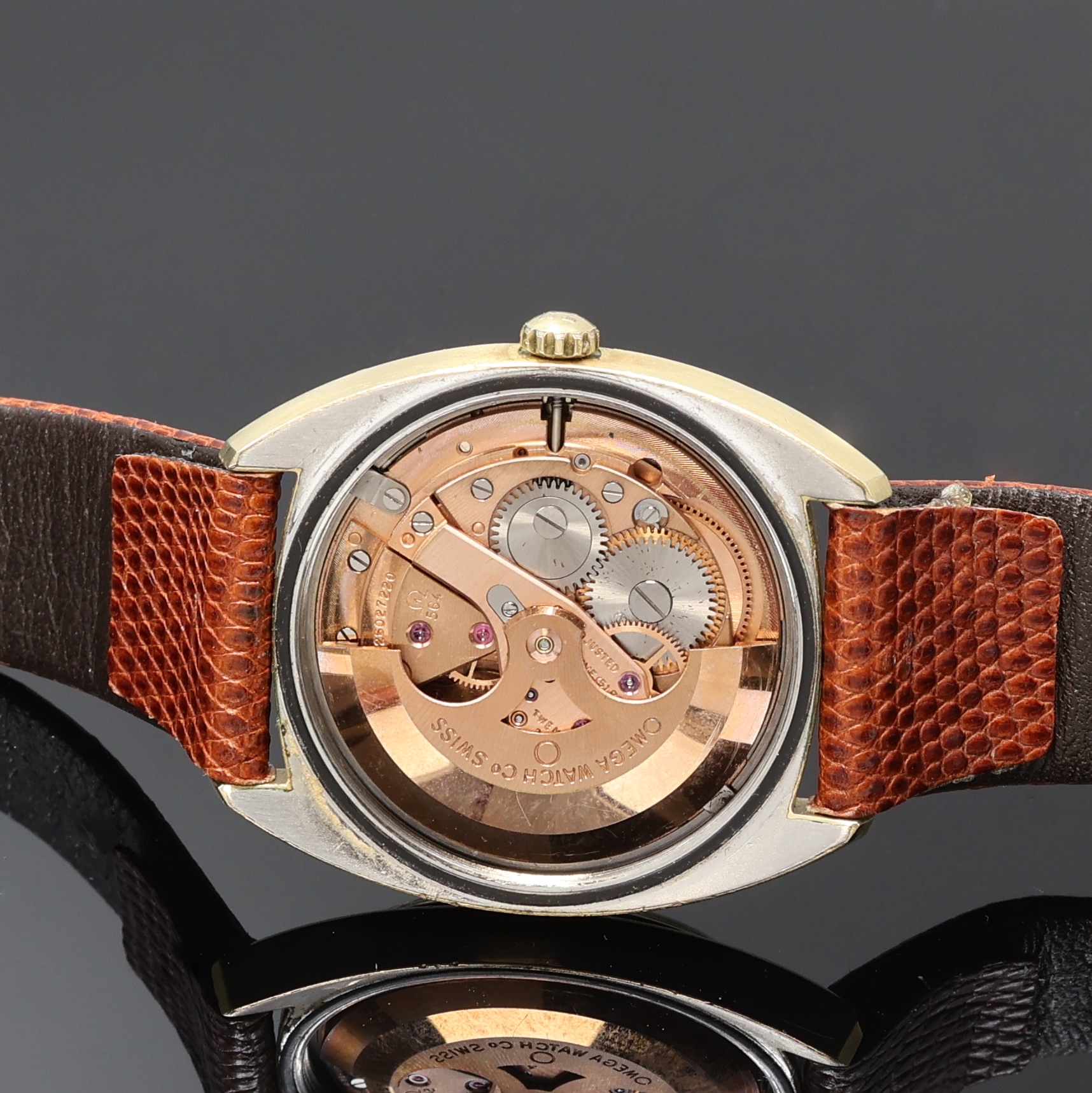 Detail e: OMEGA Constellation Chronometer Armbanduhr mit Goldhaube Referenz 168.017, Schweiz um 1968, Automatik, Boden m. Goldplakette (Darst. Sternwarte) ...