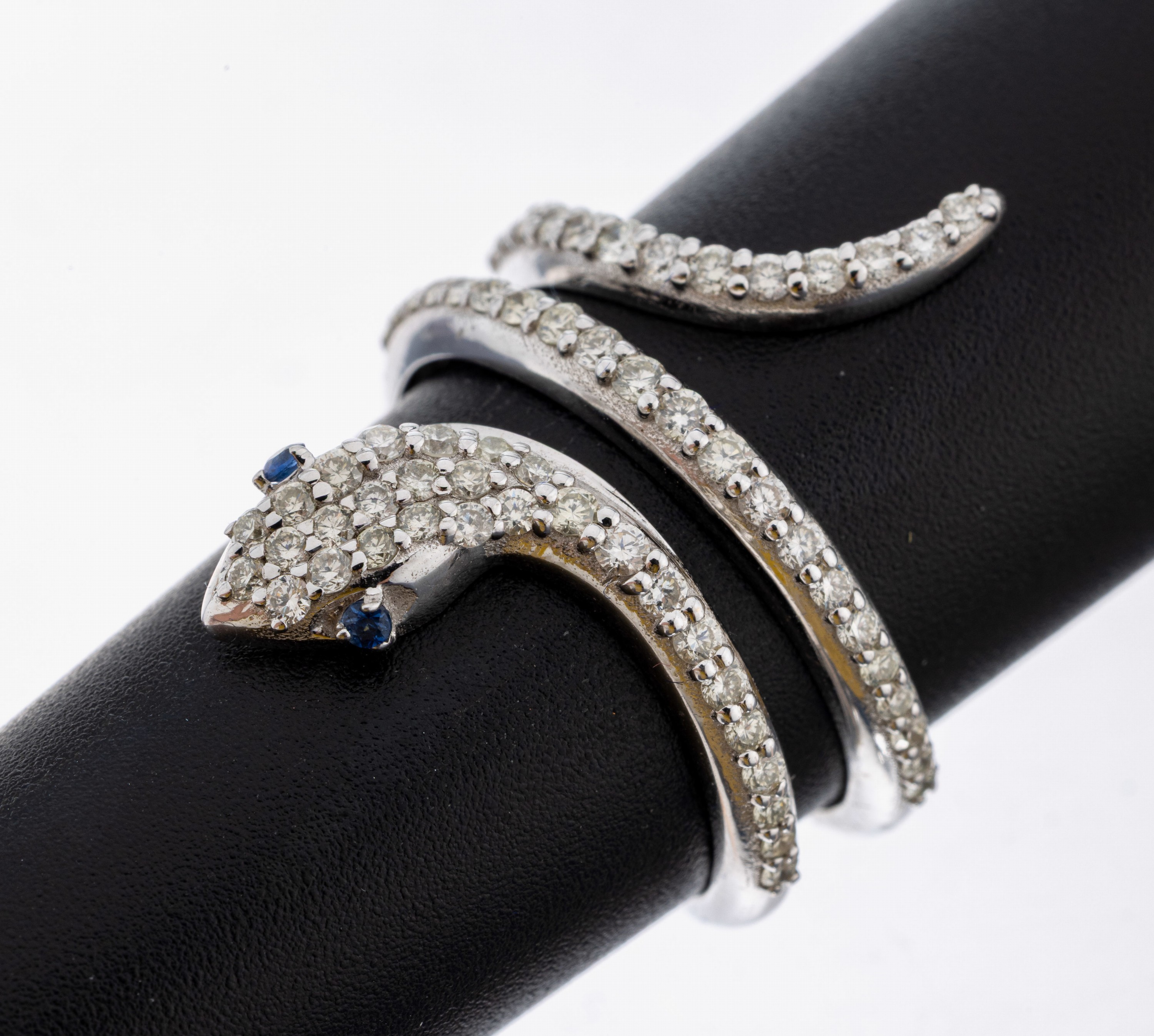 Image 27073159 - 14 kt Gold Brillant-Saphir-Ring, WG 585/000, Darstellung einer Schlange, 63 Brillanten ...