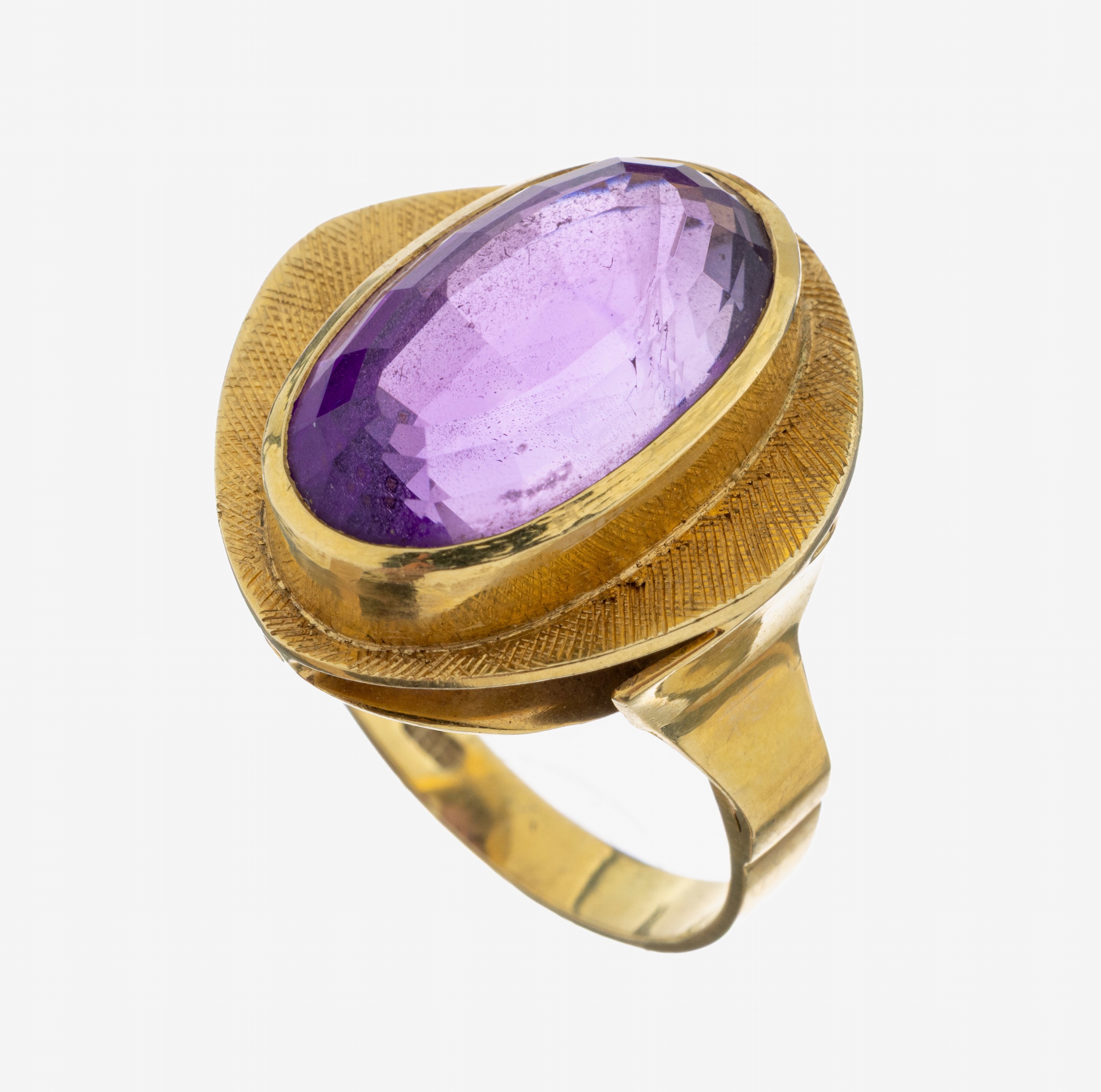 Image 27073686 - 14 kt Gold Amethyst-Ring, 1950er Jahre, GG 585/000, ovalfacett. Amethyst ca. 12.0 ct, ...