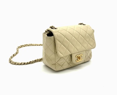 Image 27073939a - CHANEL