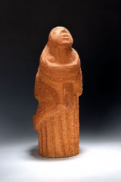 Image Monogrammist OH oder CH, Mitte 20. Jh., große Keramikfigur, hockende Frau auf ...