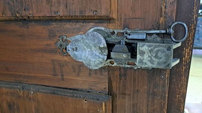 27073986q - Renaissanceschrank, Süddeutschland, spätes 17. Jh., Nußbaumfurnier, z.T. massiv, ...
