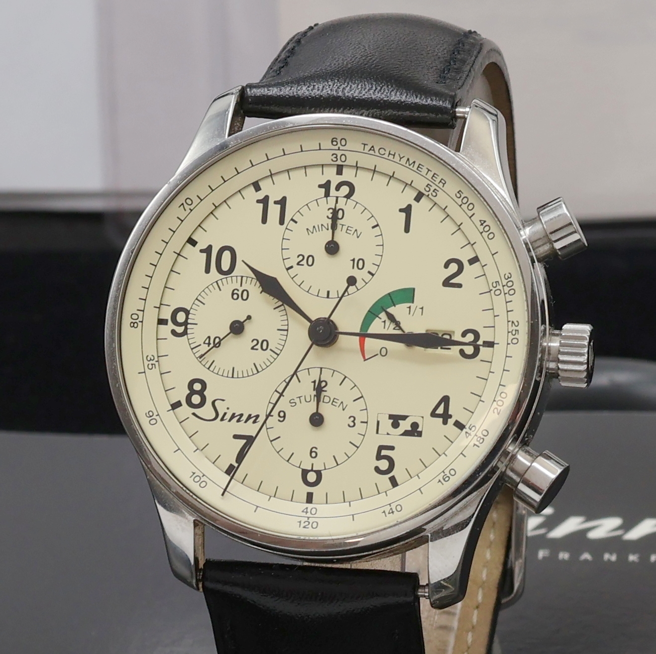 Detail a: SINN Modell 956 FULDA Herrenchronograph in Stahl mit Box und Papier, Schweiz um 2000, Automatik, beids. vergl. Geh., Boden u. Krone verschr., ...