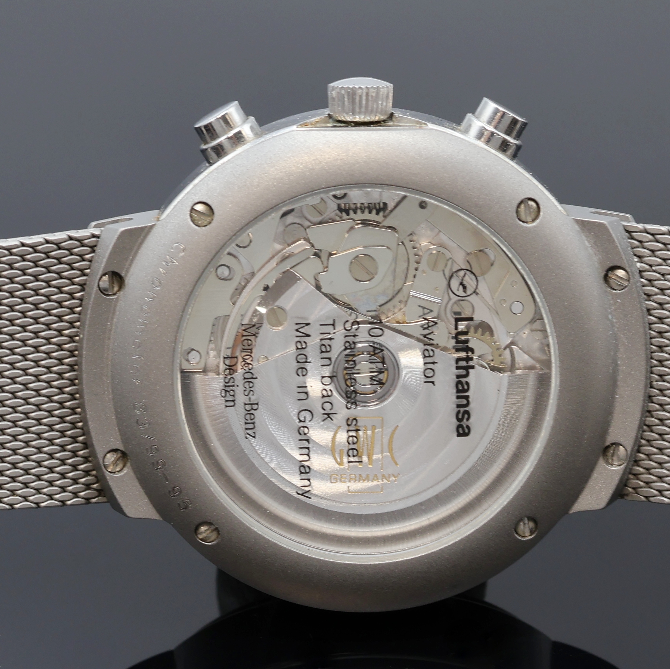 Detail d: GWC LUFTHANSA Aviator Herrenchronograph in Titan/Stahl mit COSC-Zertifikat, Schweiz um 1995, Automatik, beids. vergl. Geh., 4-fach verschr. ...