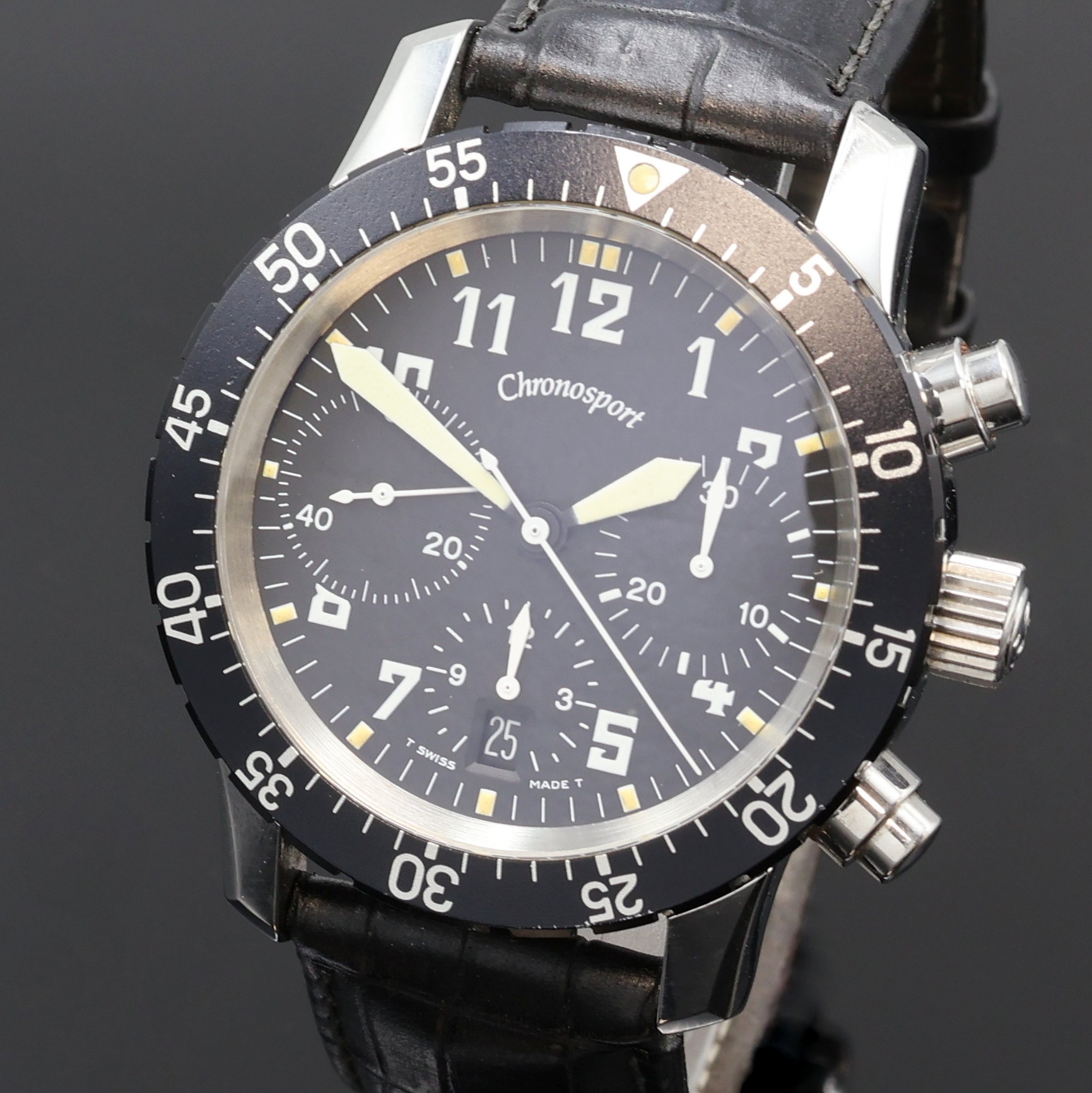 Detail a: CHRONOSPORT Herrenchronograph in Stahl, Schweiz um 2000, Automatik, beids. vergl. Geh., Boden u. Krone verschr., schwarze Drehlunette m. 60er-Tlg., ...