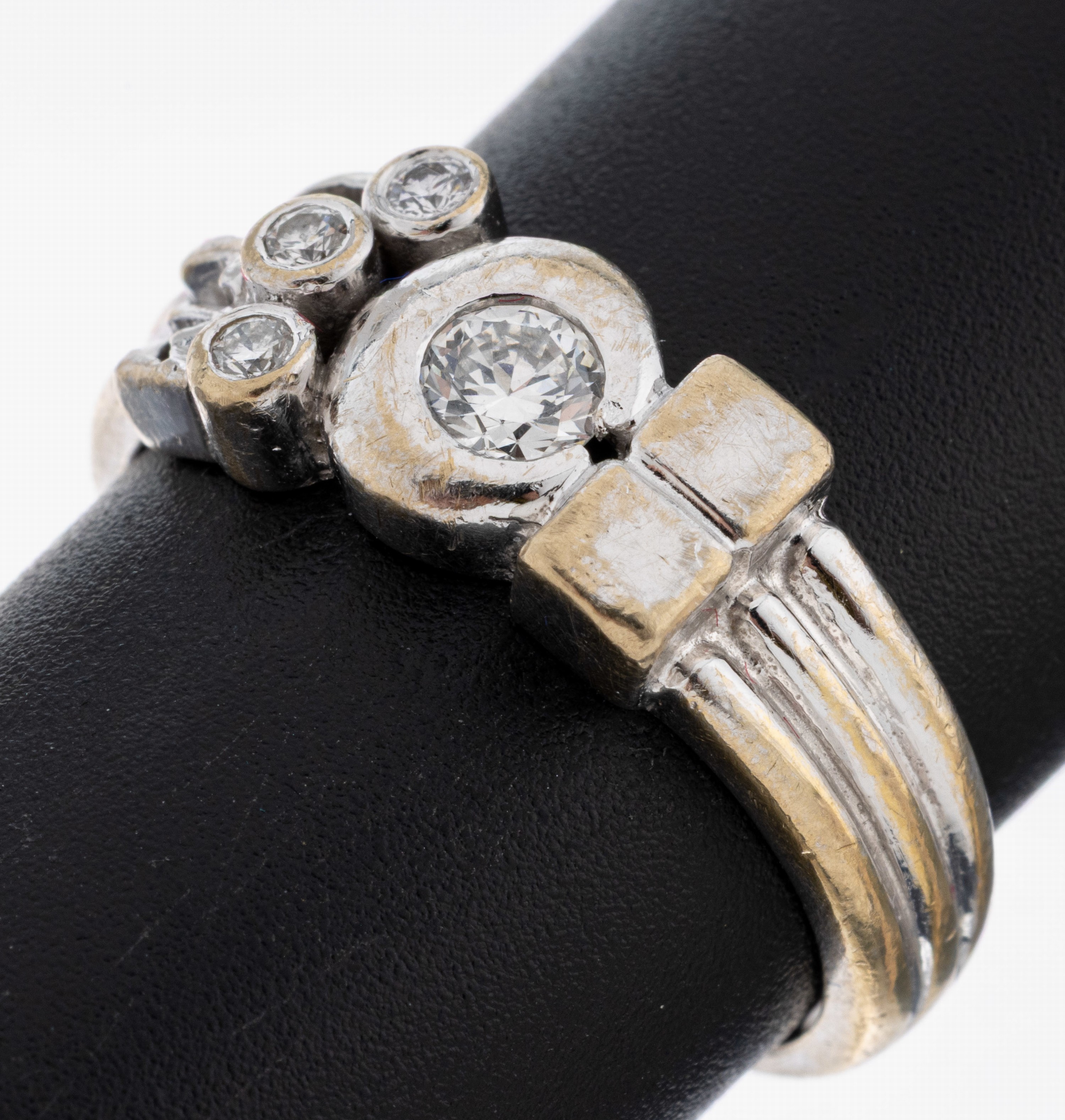Image 27074555 - 18 kt Gold Brillant-Ring, WG 750/000, ausgefallene Ringschiene, Brillant ca. 0.25 ...