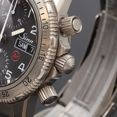 27074545b - SINN Referenz 103.0300 Taucherchronograph in Reintitan, Schweiz um 1995, Automatik, 2- ...