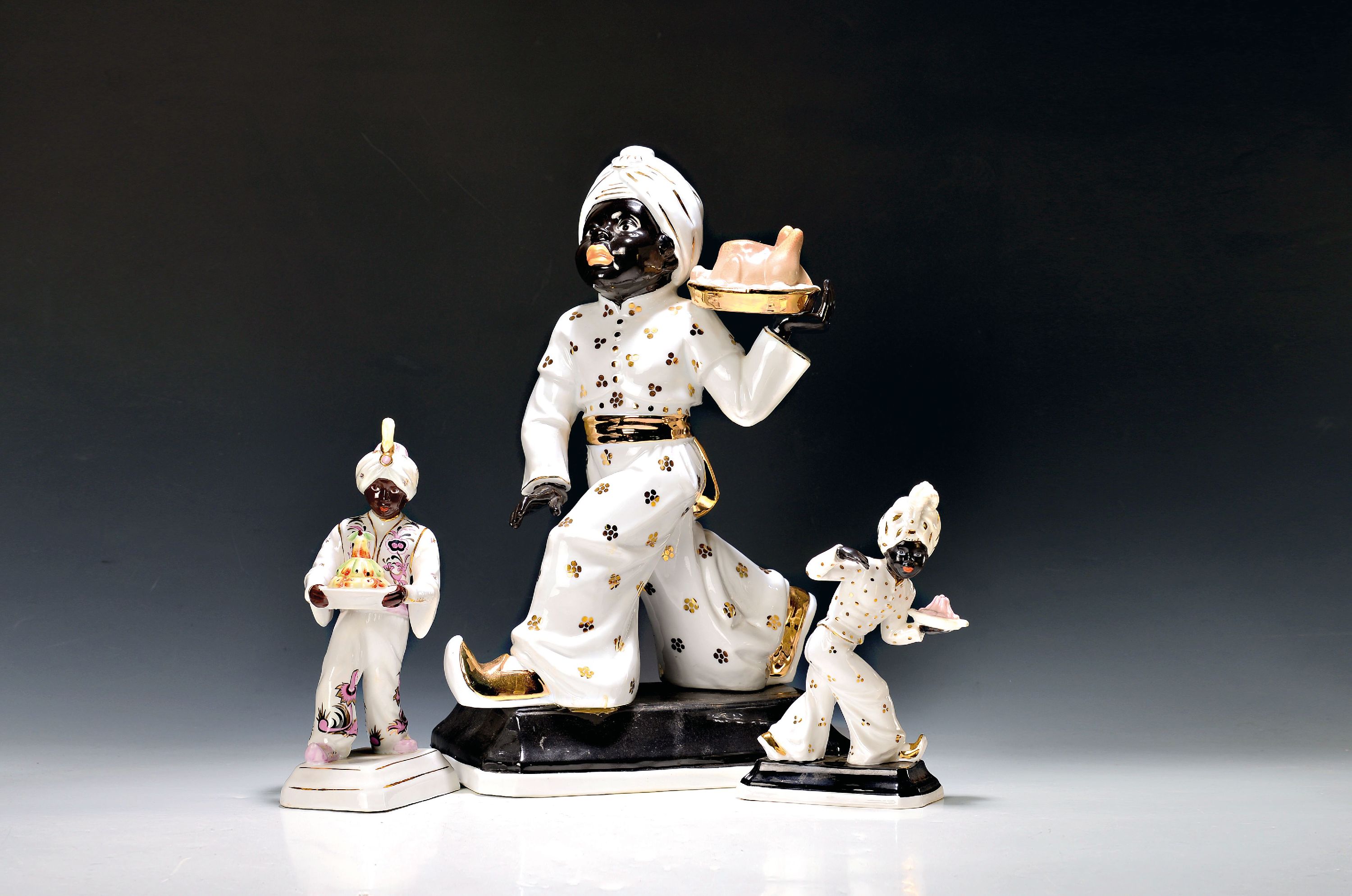 Image 27074818 - 3 Porzellanwerbefiguren, Neundorf, Thüringen, 20.Jh., Porzellan, farbig und ...