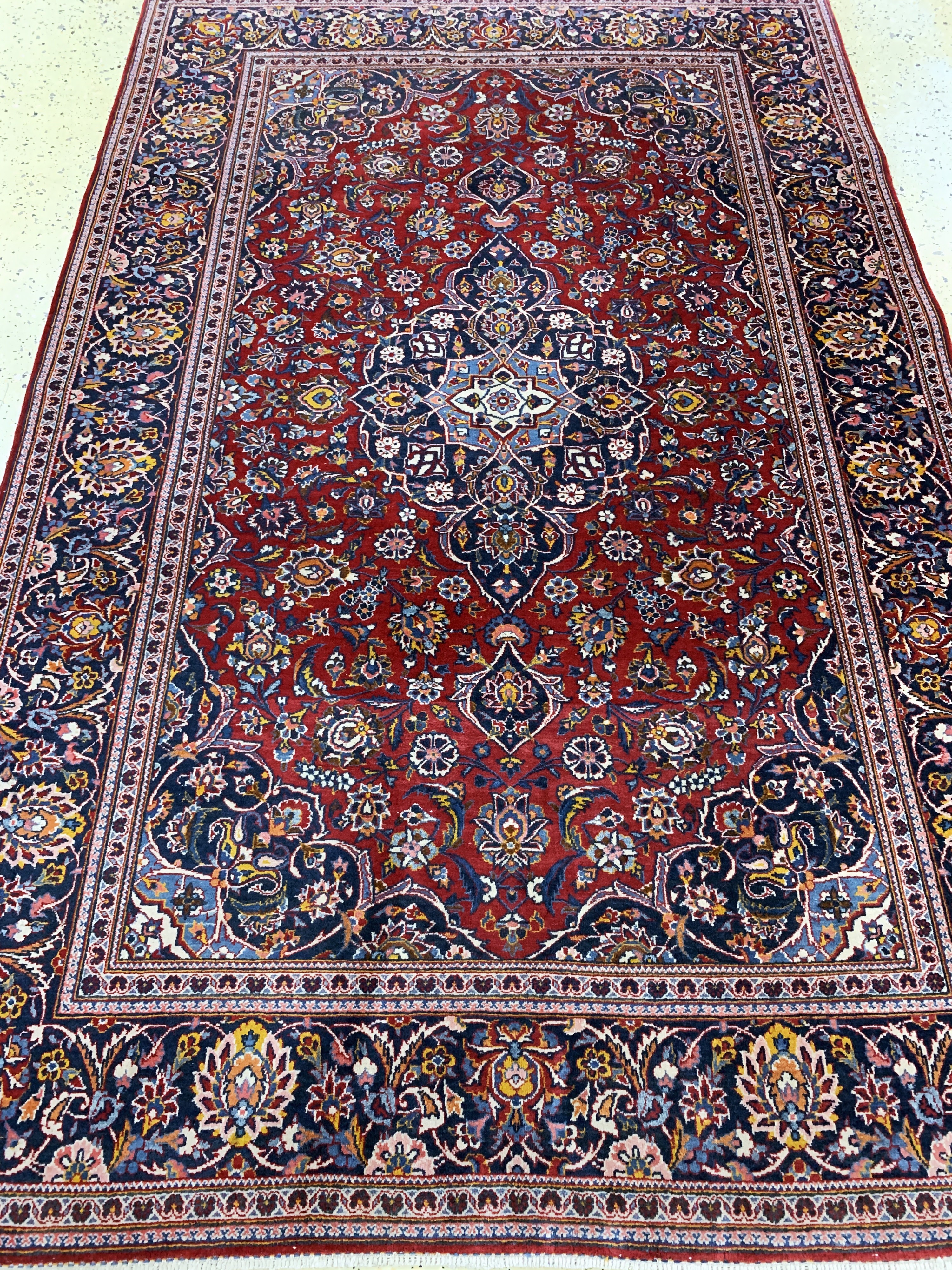 Detail e: Keschan Kork fein, Persien, Mitte 20.Jhd, Korkwolle auf Baumwolle, ca. 211 x 135 cm, minimaler Mottenfraß am Rand, EHZ: 2