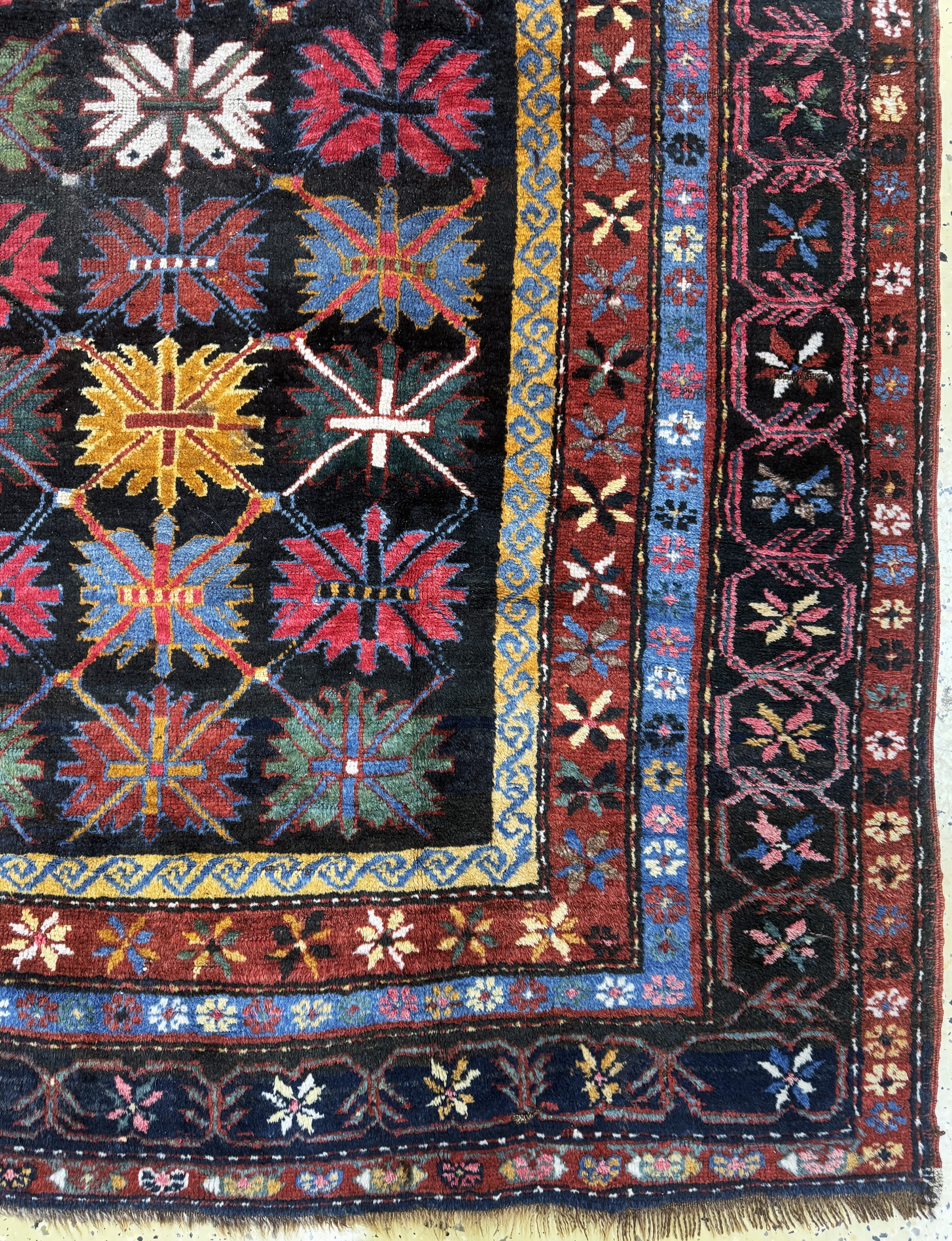 Detail a: Antiker Kazak, Kaukasus, um 1900, Wolle aufWolle, ca. 239 x 163 cm, EHZ: 2