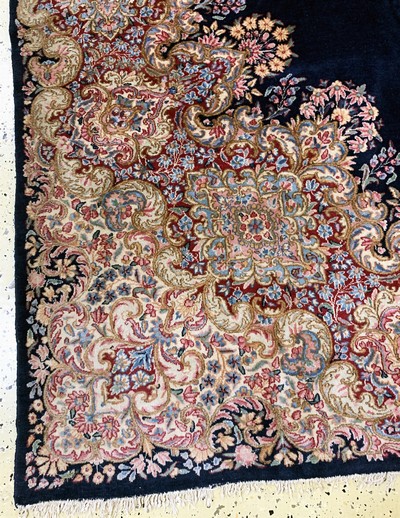 27075355b - Kerman Lawar fein, Persien, Mitte 20.Jhd, Wolle auf Baumwolle, ca. 334 x 243 cm, EHZ: 2 ...