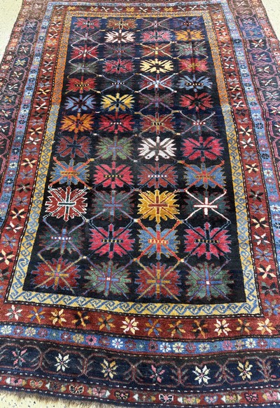 27075389f - Antiker Kazak, Kaukasus, um 1900, Wolle aufWolle, ca. 239 x 163 cm, EHZ: 2 ...