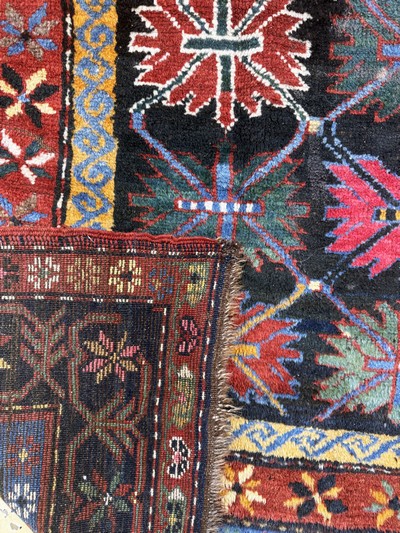 27075389g - Antiker Kazak, Kaukasus, um 1900, Wolle aufWolle, ca. 239 x 163 cm, EHZ: 2 ...