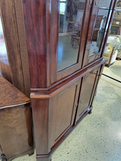 27075994b - Eckschrank, Biedermeier, norddeutsch, um 1820, Mahagoni massiv, z.T. Furnier, ...