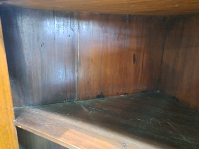 27075994c - Eckschrank, Biedermeier, norddeutsch, um 1820, Mahagoni massiv, z.T. Furnier, ...