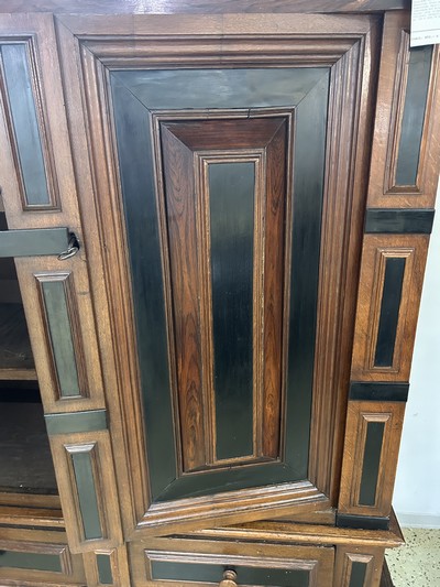 27076067b - Barockschrank, Niederrhein, um 1700, Eiche massiv, z.T. furniert, z.T. ...