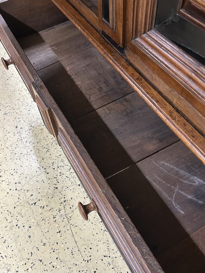 27076067d - Barockschrank, Niederrhein, um 1700, Eiche massiv, z.T. furniert, z.T. ...