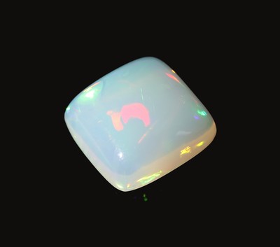 27076238b - Loser Opal, ca. 9.88 ct, kissenförmiger Cabochon Schätzpreis: 900, - EUR