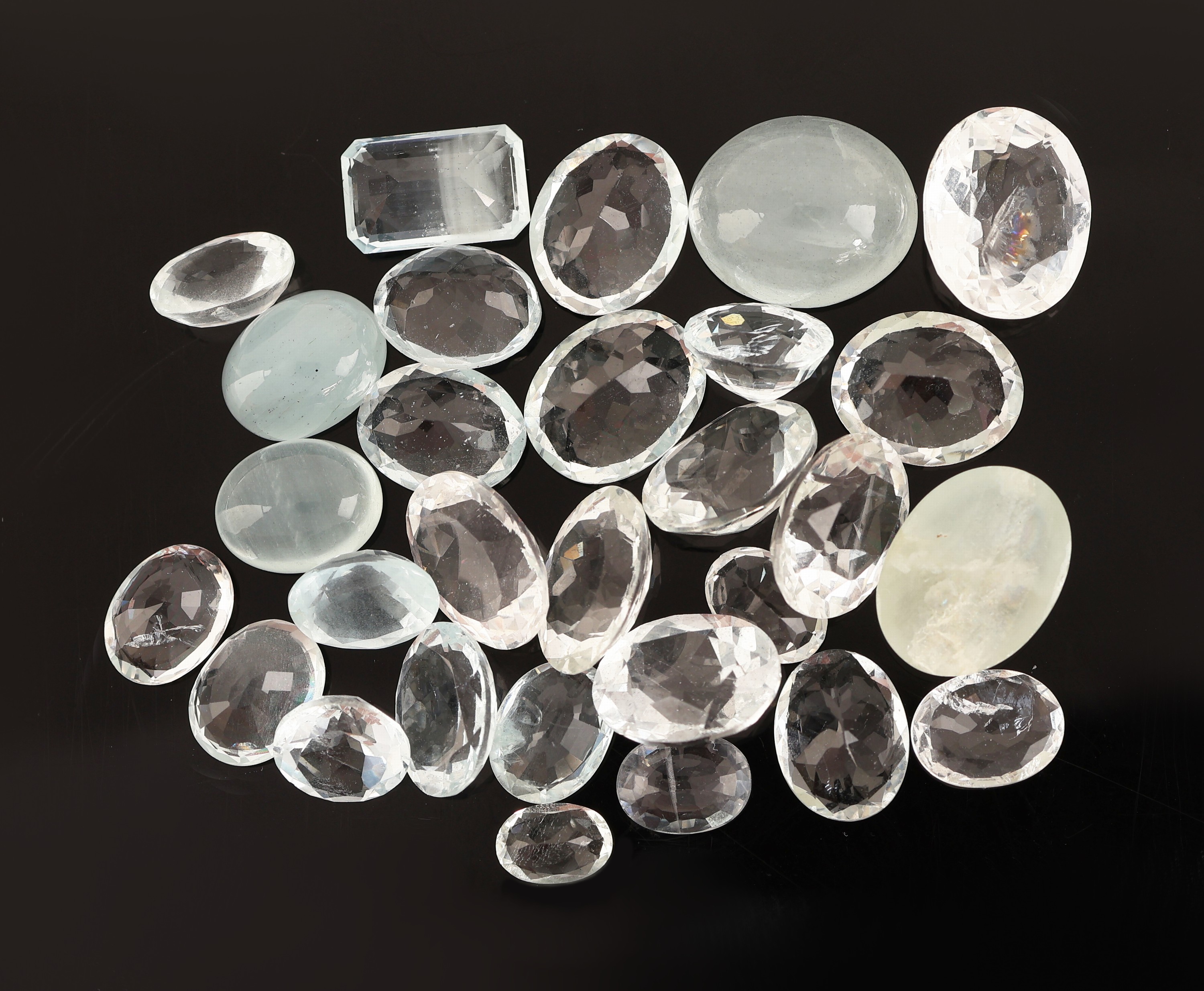 Image 27076328 - Lot lose Aquamarine, zus. ca. 60.54 ct, versch. Schliffformen, Größen und Farbnuancen ...