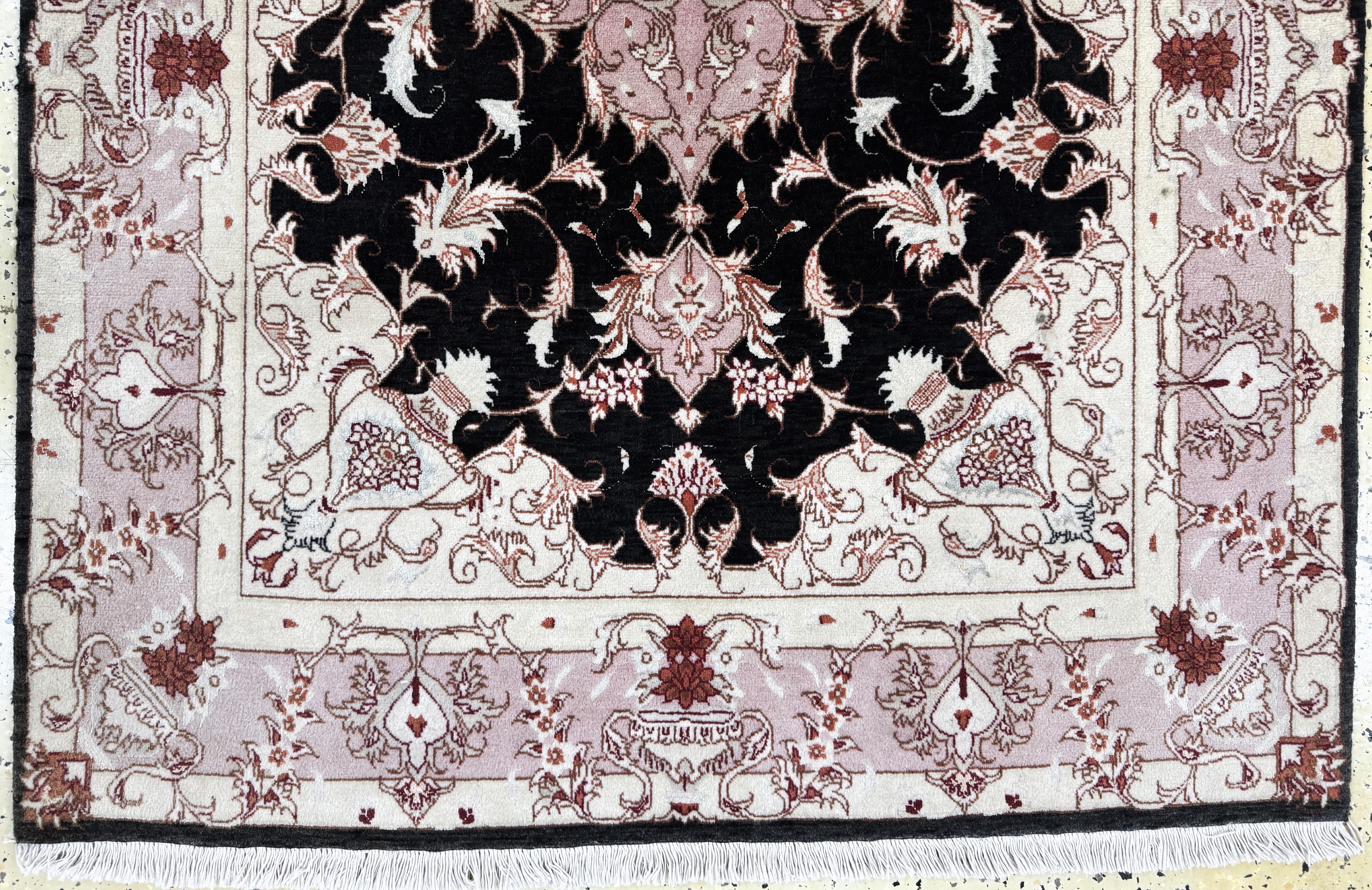 Detail b: Täbriz fein(50 Raj), Persien, Mitte 20.Jhd,Korkwolle mit Seide, ca. 155 x 102 cm, ca. 500.000 Kn/qm, EHZ: 2